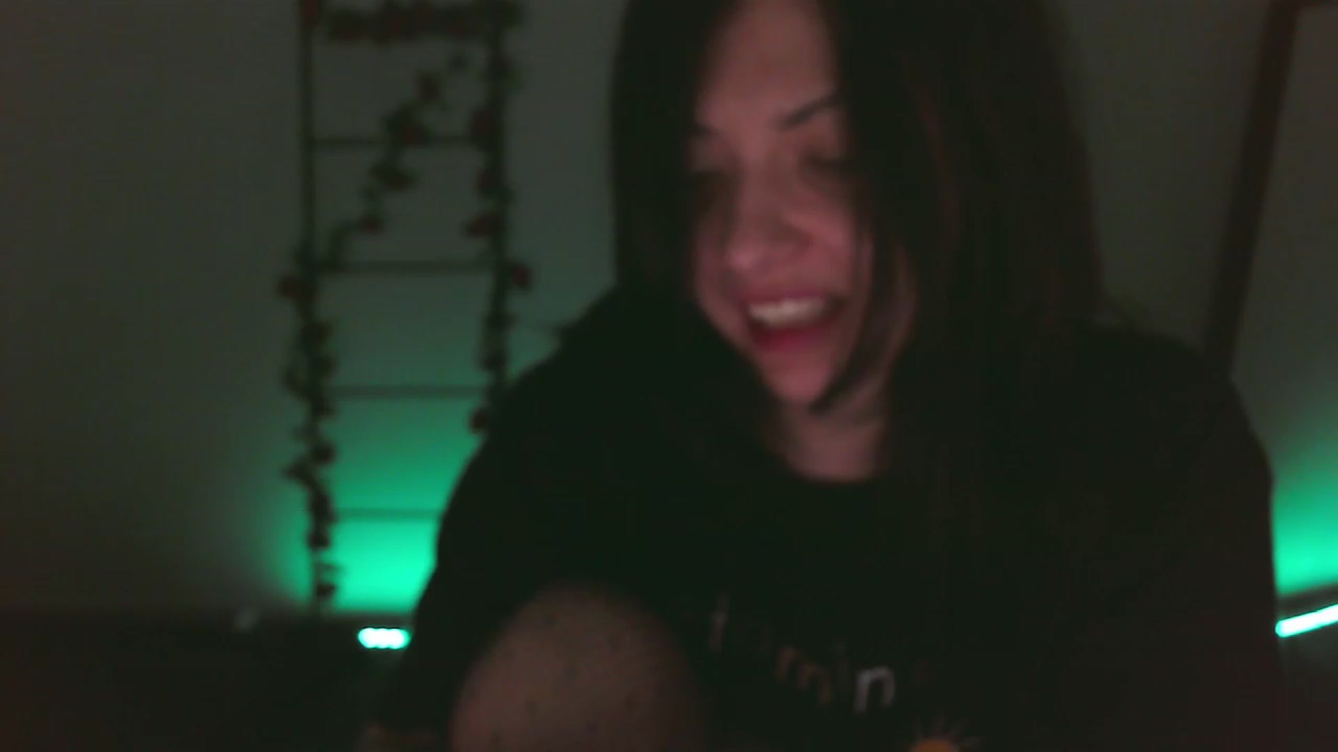 Gallery image thumbnail from RoomToAvoid's myfreecams stream on, 12/04/2022, 01:52 image 4 of 20