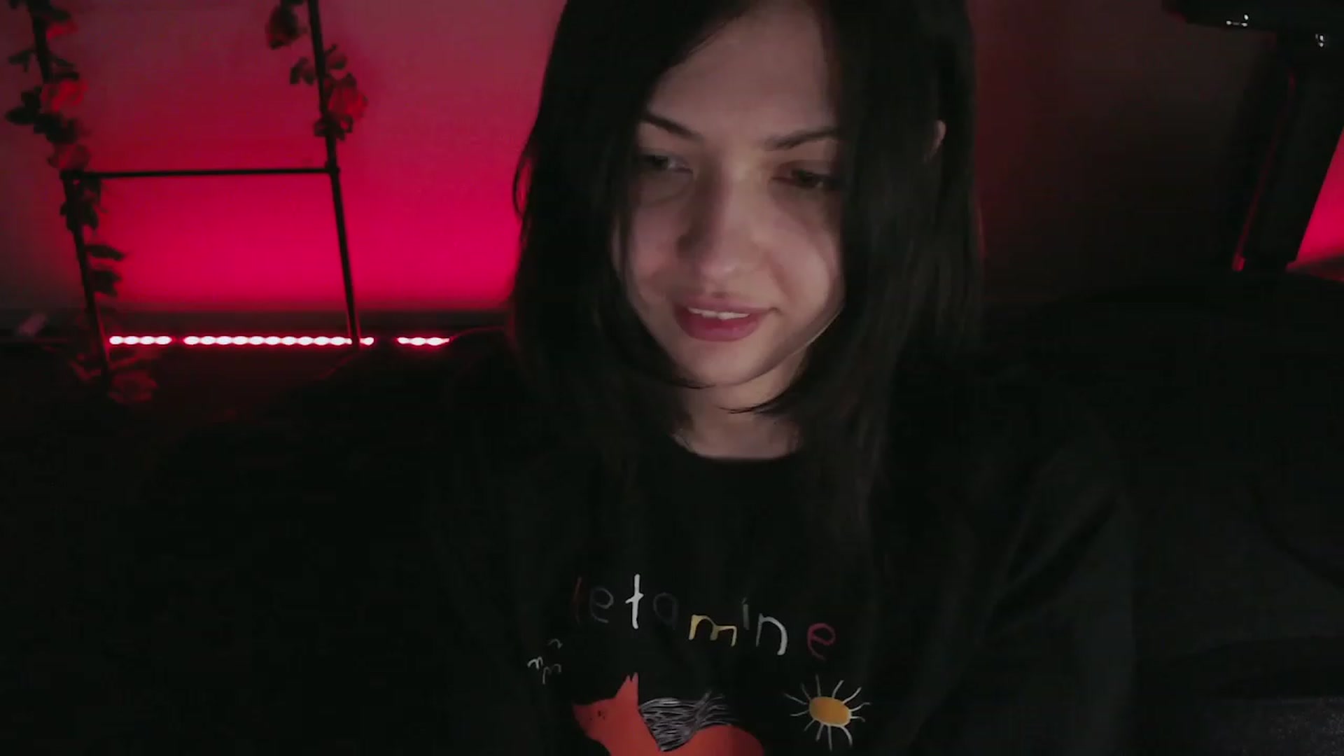 Gallery image thumbnail from RoomToAvoid's myfreecams stream on, 12/04/2022, 05:56 image 1 of 20