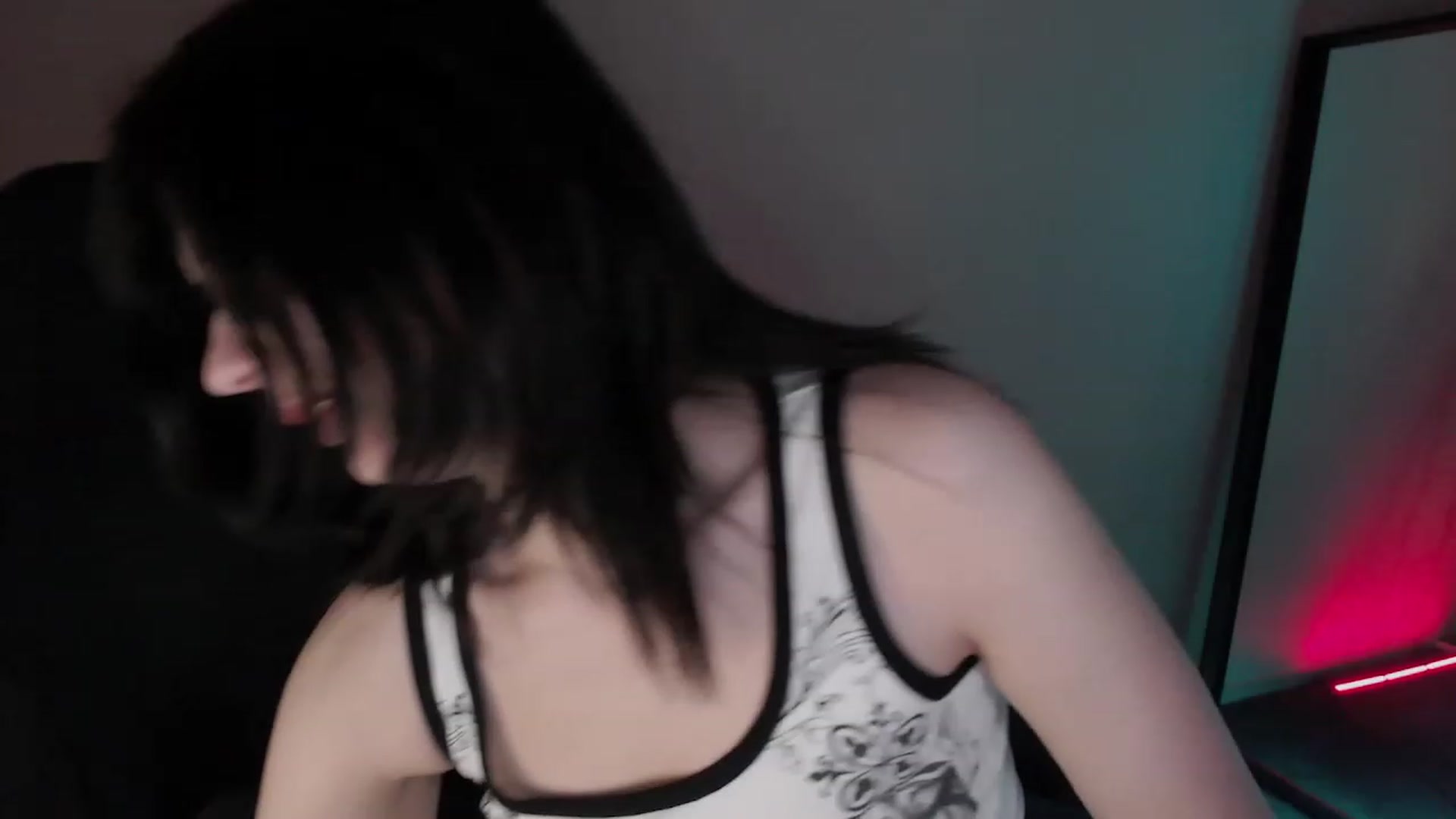 Gallery image thumbnail from RoomToAvoid's myfreecams stream on, 12/05/2022, 02:04 image 6 of 20