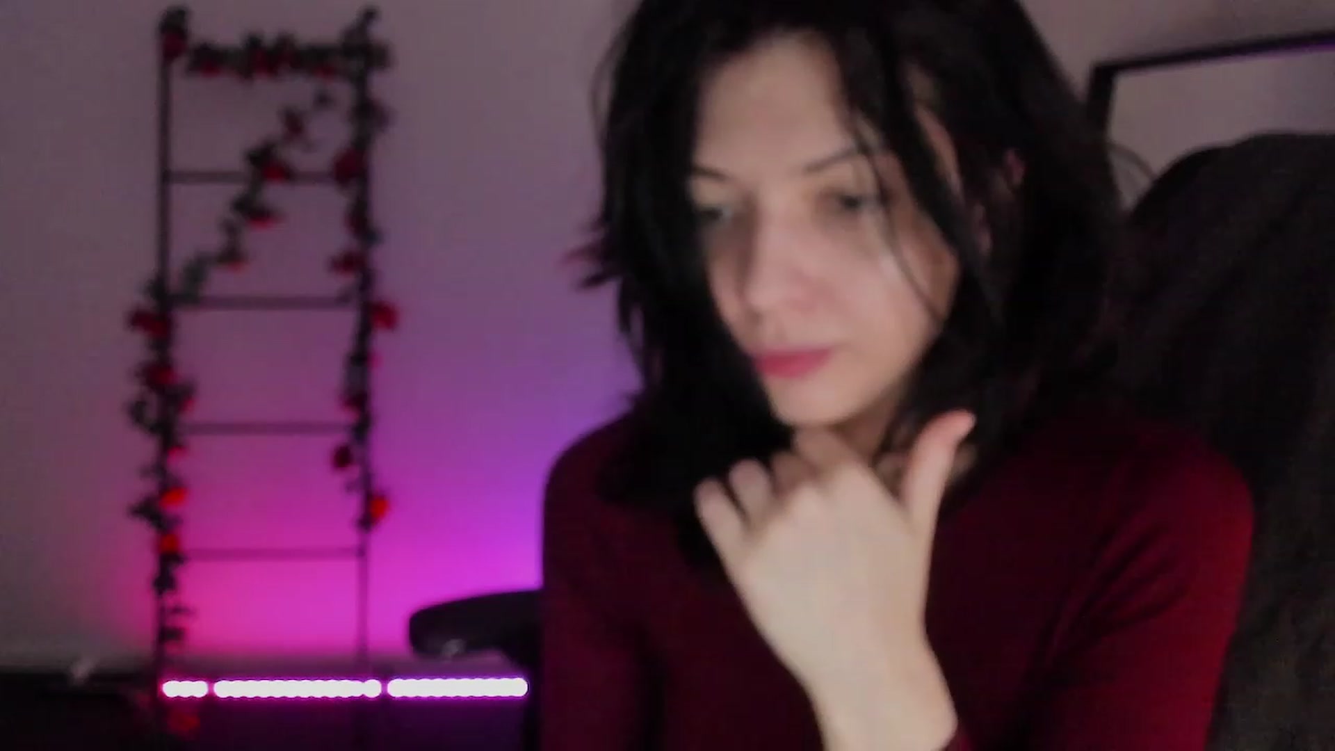 Gallery image thumbnail from RoomToAvoid's myfreecams stream on, 12/11/2022, 24:36 image 20 of 20