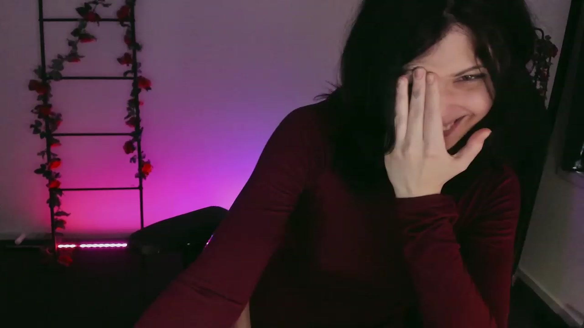 Gallery image thumbnail from RoomToAvoid's myfreecams stream on, 12/11/2022, 03:24 image 12 of 20