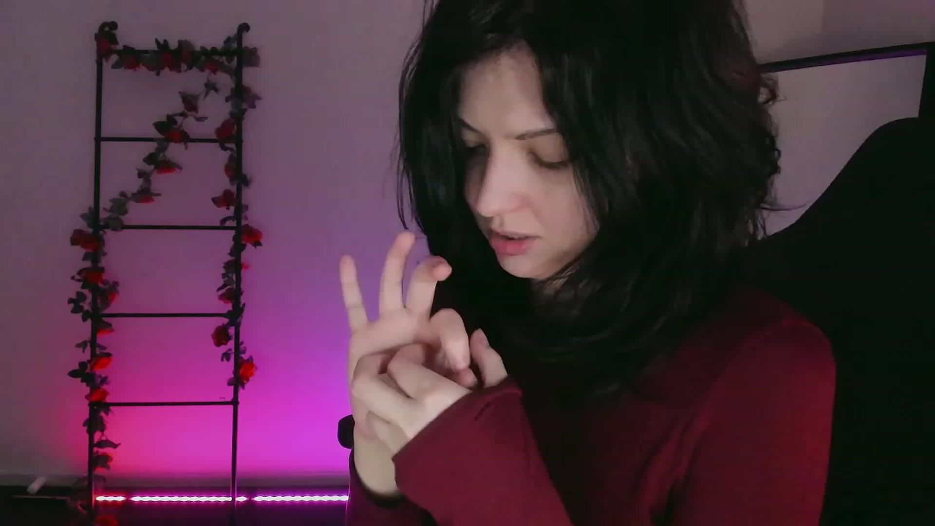 Gallery image thumbnail from RoomToAvoid's myfreecams stream on, 12/11/2022, 03:24 image 2 of 20