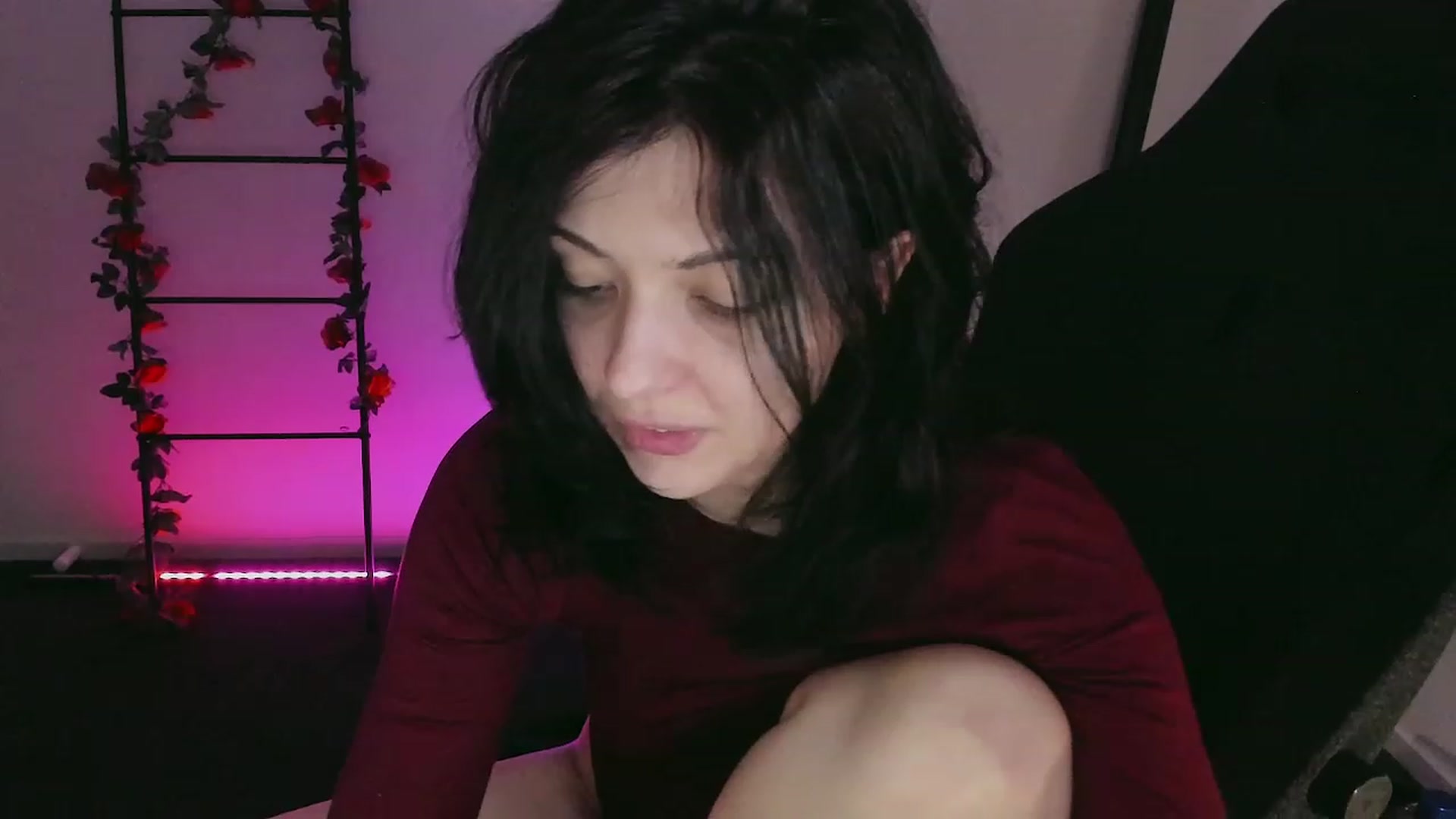 Gallery image thumbnail from RoomToAvoid's myfreecams stream on, 12/11/2022, 03:24 image 6 of 20