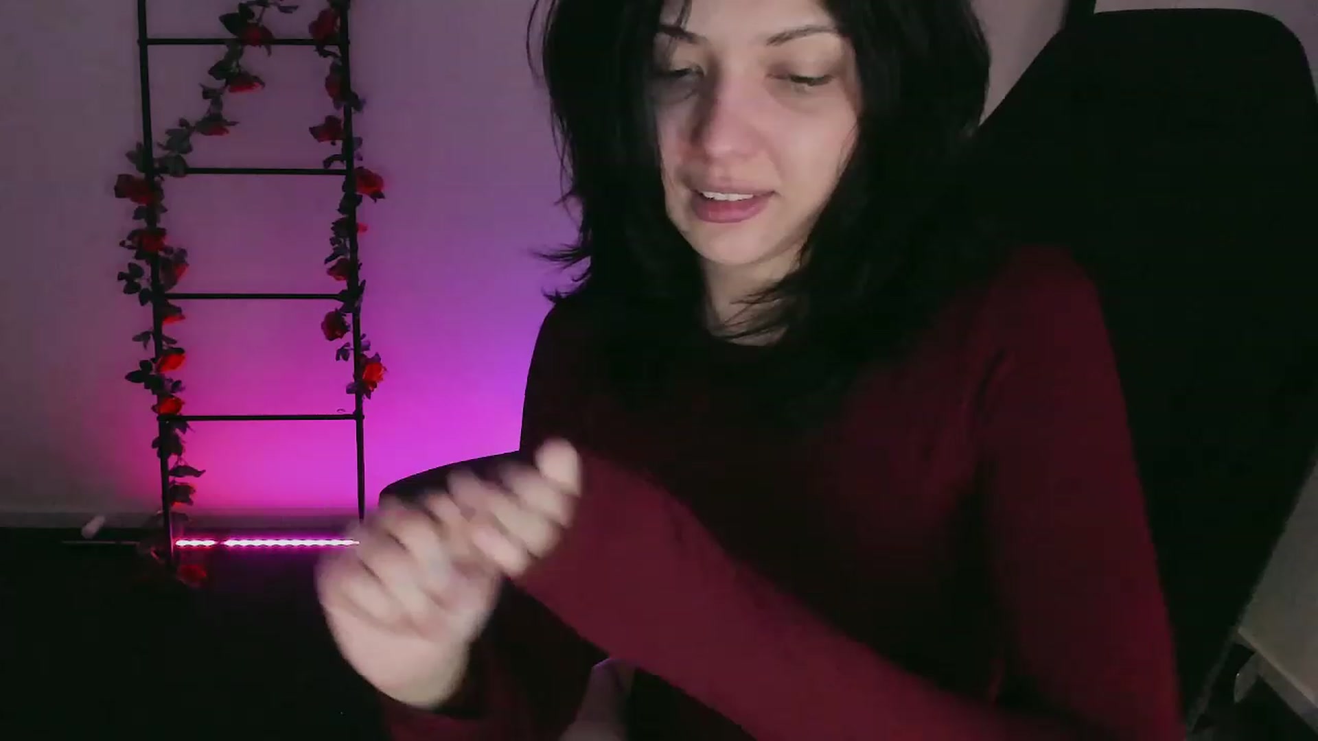 Gallery image thumbnail from RoomToAvoid's myfreecams stream on, 12/11/2022, 03:24 image 19 of 20