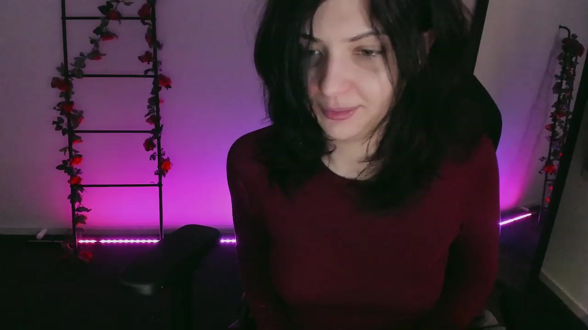 Gallery image thumbnail from RoomToAvoid's myfreecams stream on, 12/11/2022, 03:24 image 17 of 20