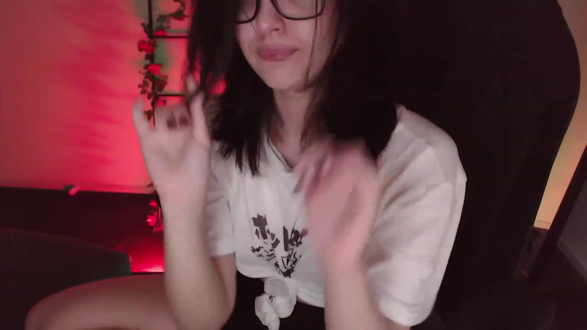 Gallery image thumbnail from RoomToAvoid's myfreecams stream on, 12/26/2022, 08:19 image 20 of 20