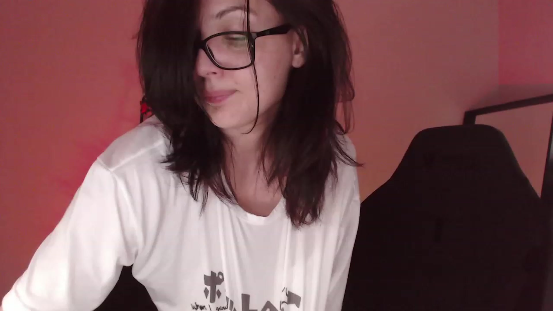 Gallery image thumbnail from RoomToAvoid's myfreecams stream on, 12/26/2022, 10:21 image 4 of 20