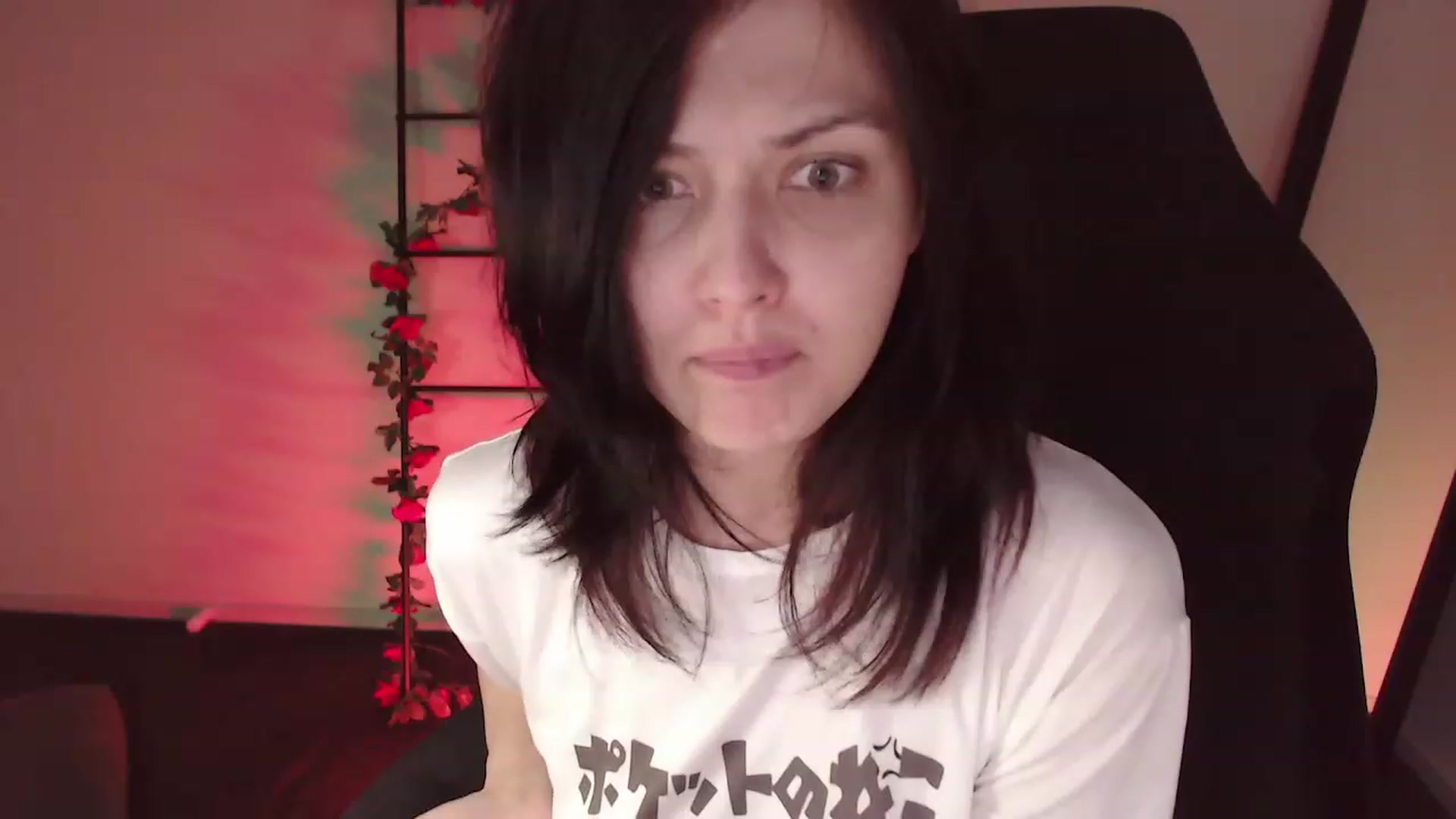 Gallery image thumbnail from RoomToAvoid's myfreecams stream on, 12/26/2022, 10:21 image 14 of 20