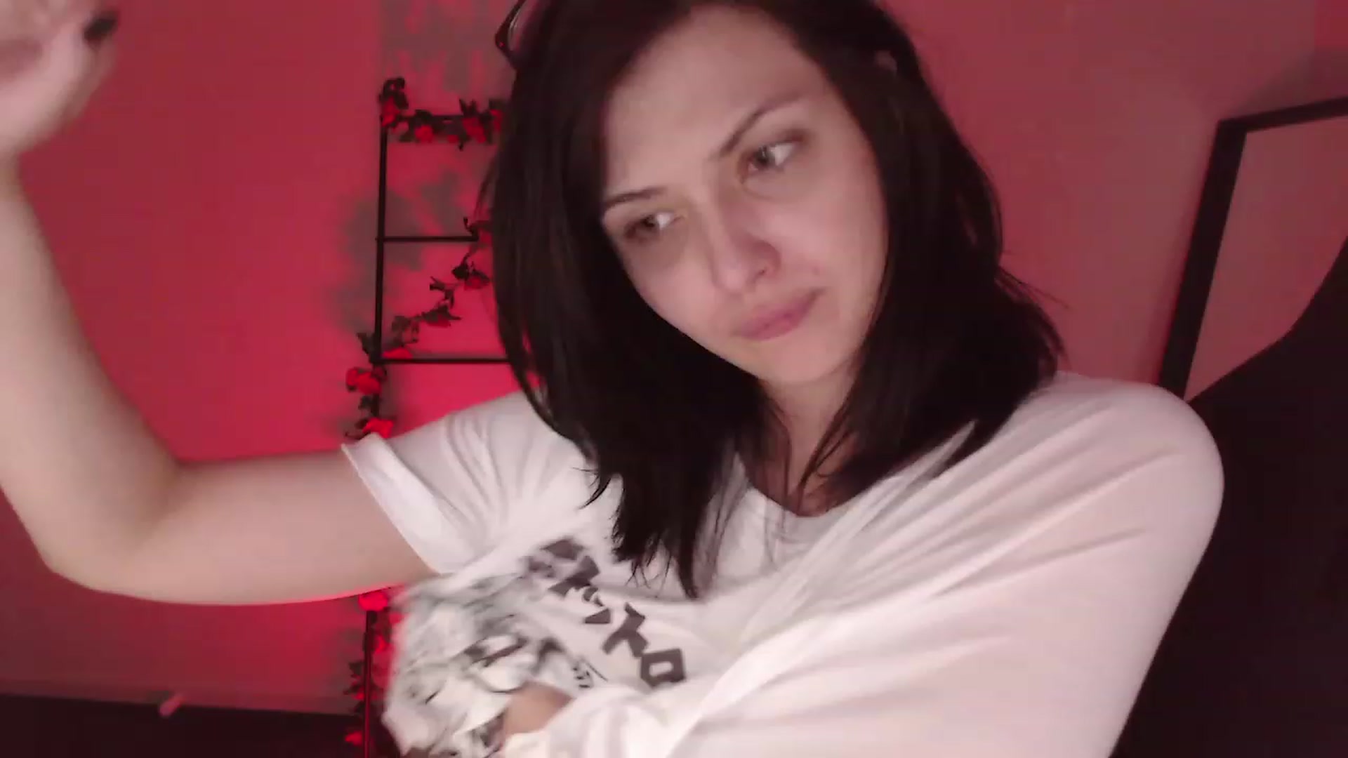 Gallery image thumbnail from RoomToAvoid's myfreecams stream on, 12/26/2022, 10:21 image 10 of 20