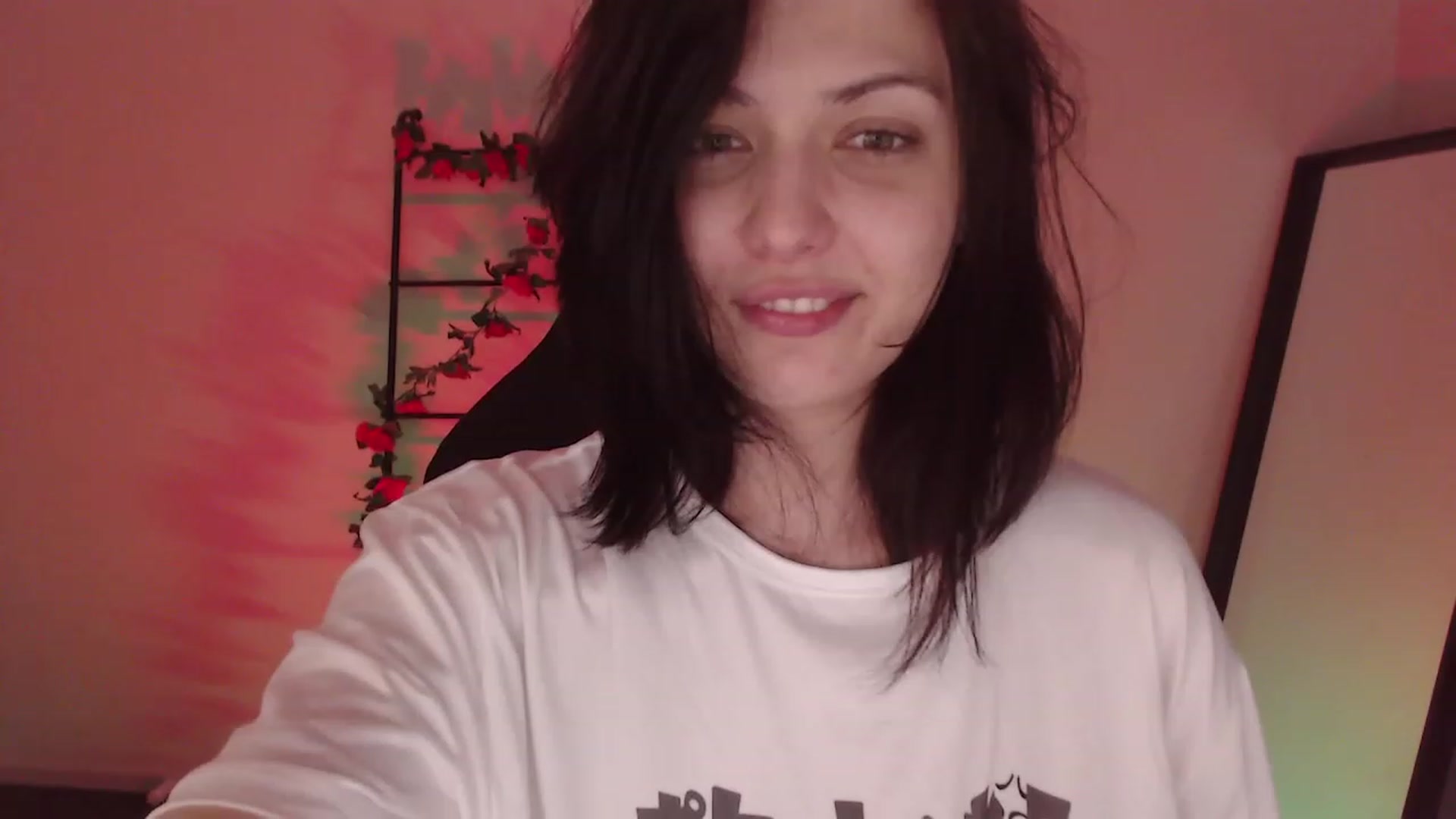 Gallery image thumbnail from RoomToAvoid's myfreecams stream on, 12/26/2022, 10:21 image 20 of 20