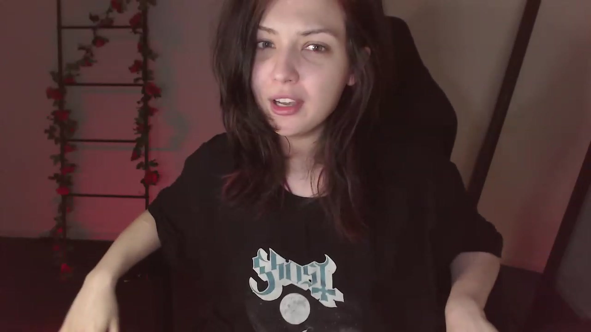 Gallery image thumbnail from RoomToAvoid's myfreecams stream on, 01/01/2023, 04:04 image 11 of 20