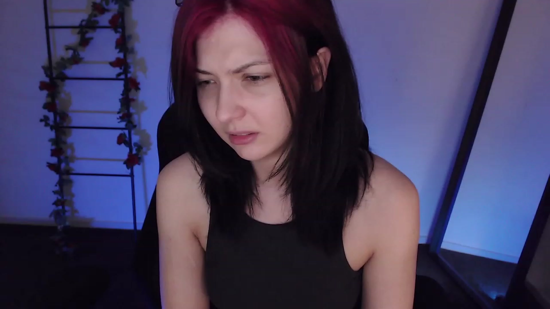 Gallery image thumbnail from RoomToAvoid's myfreecams stream on, 01/08/2023, 06:33 image 8 of 20