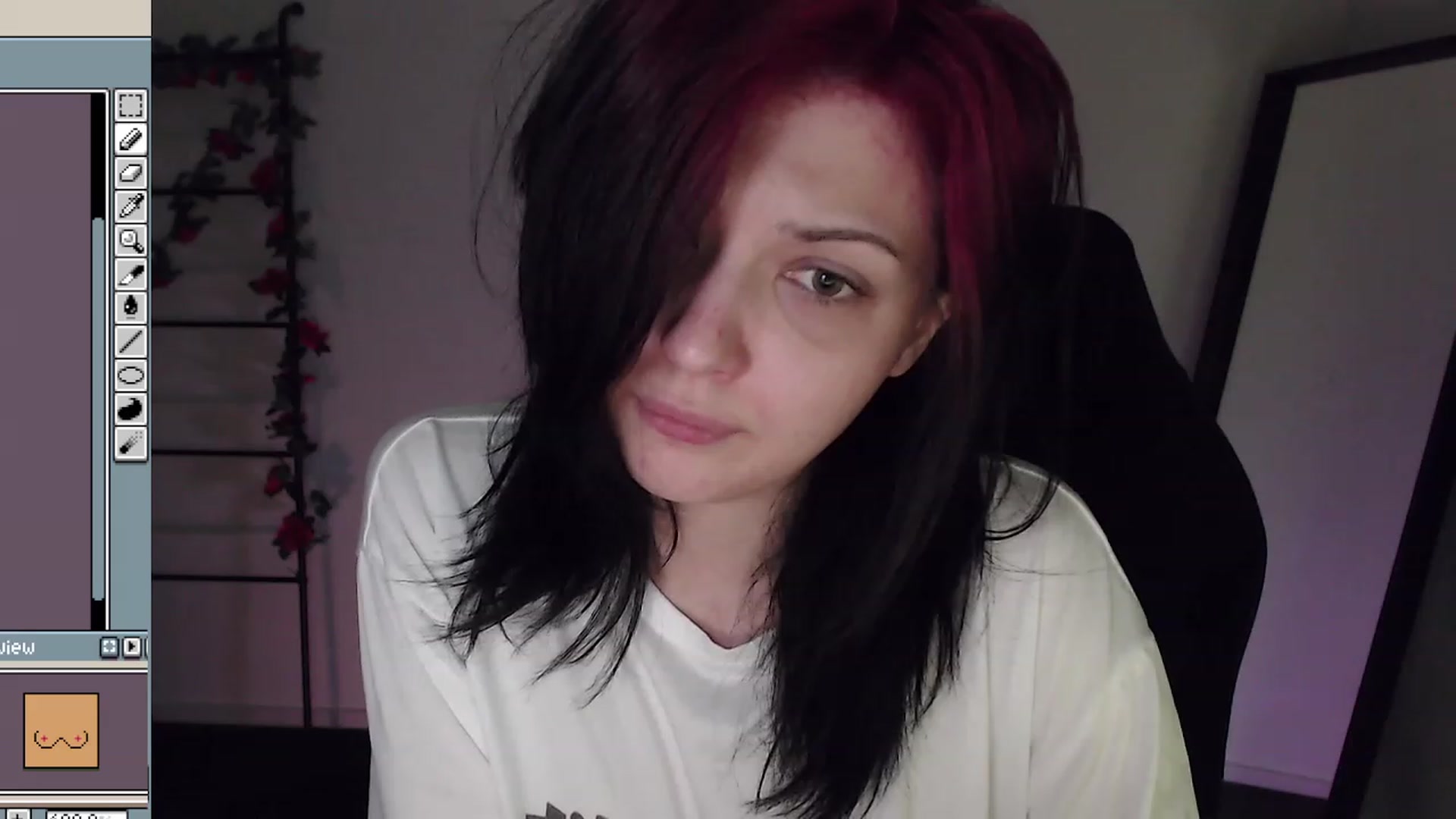 Gallery image thumbnail from RoomToAvoid's myfreecams stream on, 01/09/2023, 03:41 image 3 of 20