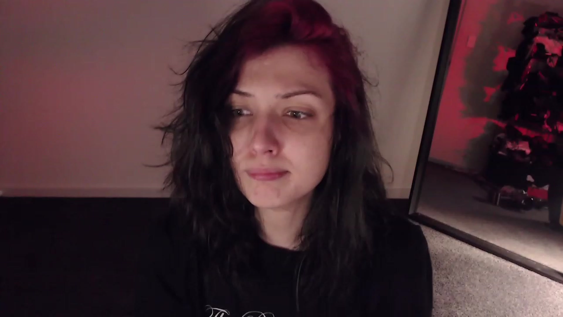 Gallery image thumbnail from RoomToAvoid's myfreecams stream on, 01/12/2023, 05:25 image 3 of 20