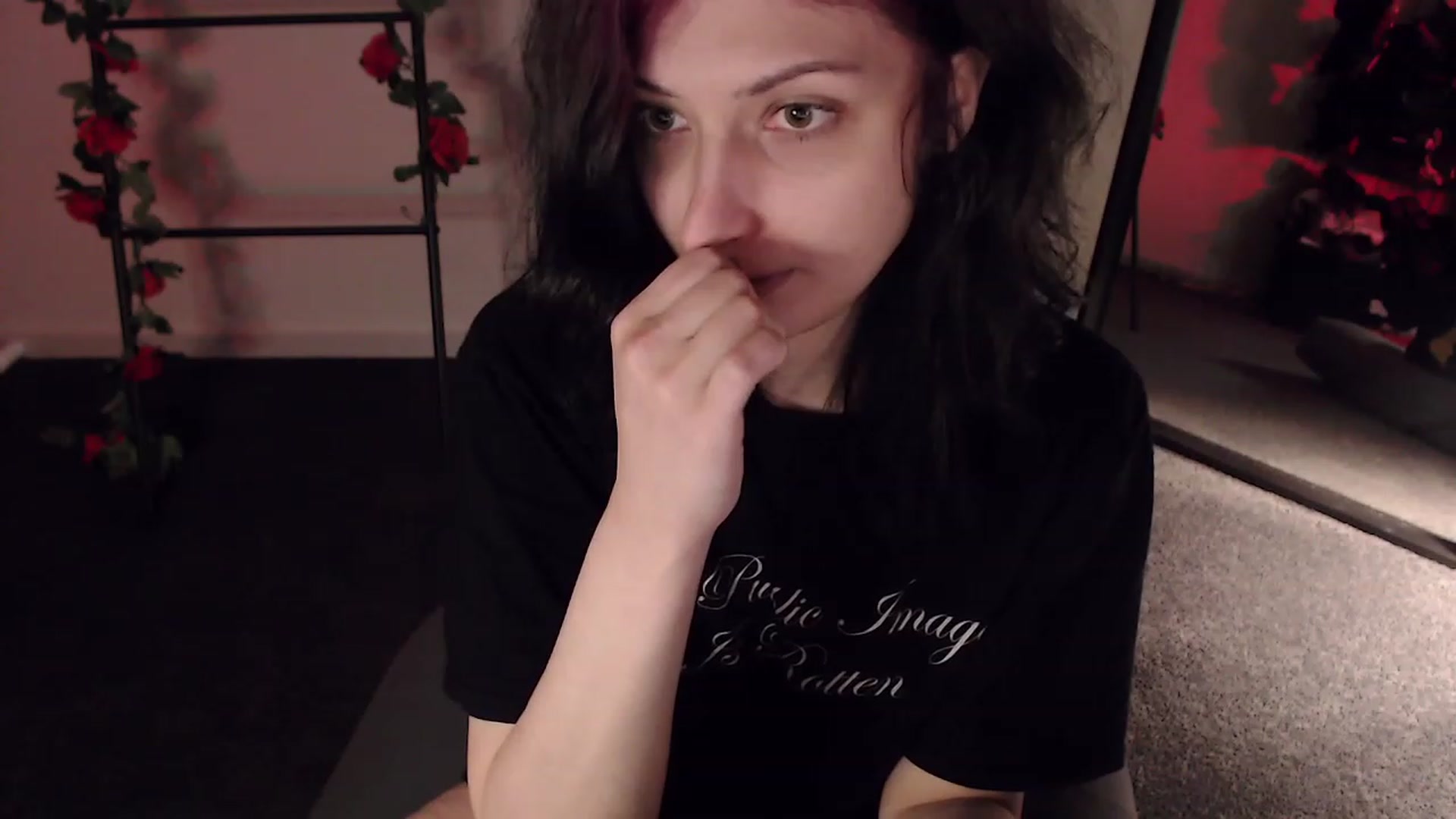 Gallery image thumbnail from RoomToAvoid's myfreecams stream on, 01/12/2023, 05:25 image 7 of 20