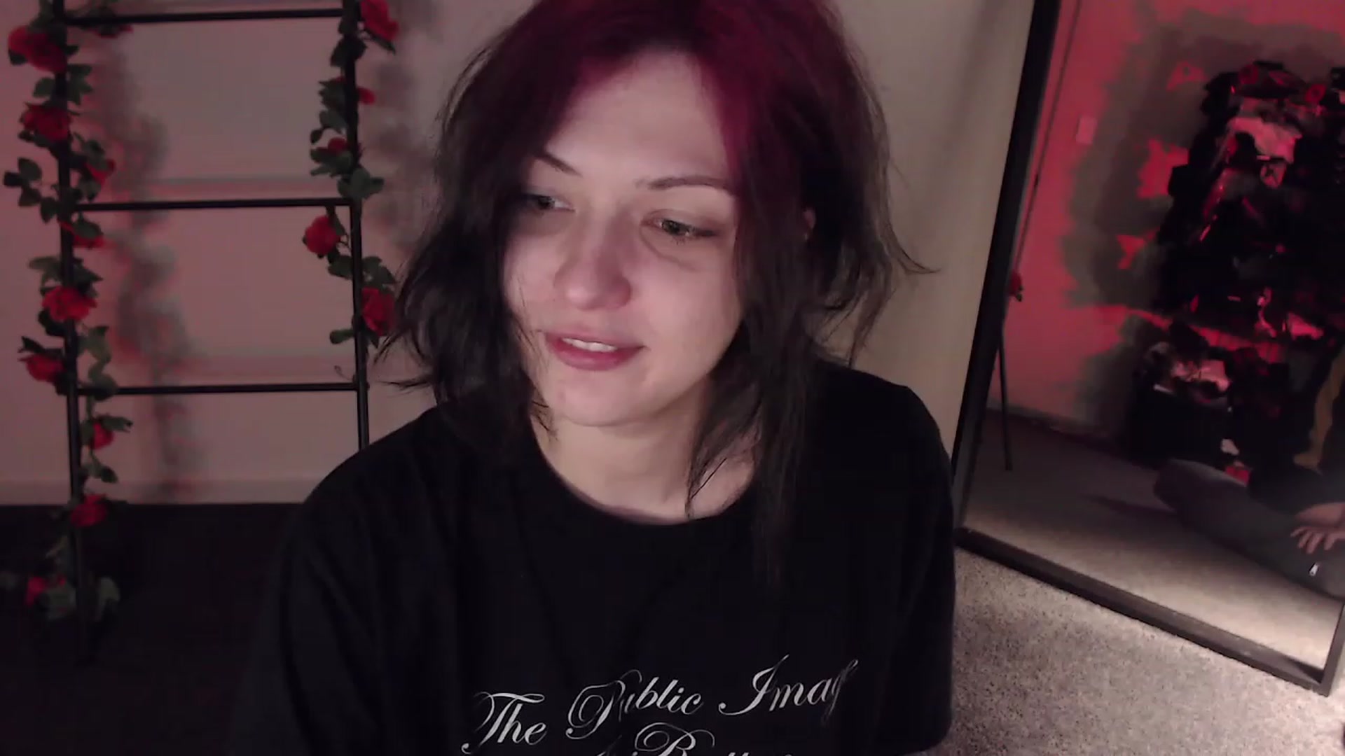 Gallery image thumbnail from RoomToAvoid's myfreecams stream on, 01/12/2023, 05:25 image 6 of 20