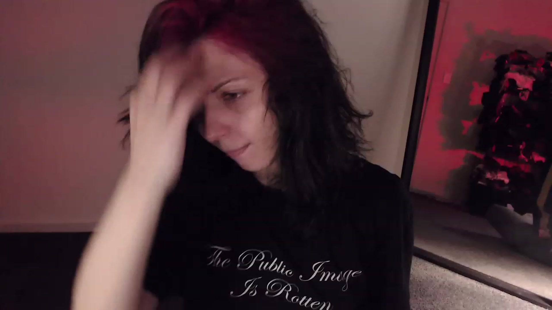 Gallery image thumbnail from RoomToAvoid's myfreecams stream on, 01/12/2023, 05:25 image 4 of 20