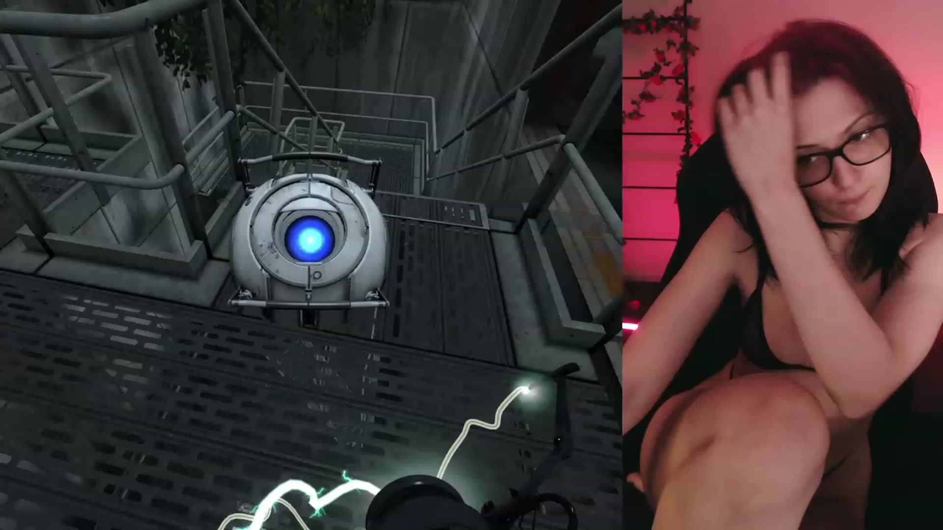 Gallery image thumbnail from RoomToAvoid's myfreecams stream on, 01/16/2023, 06:38 image 16 of 20