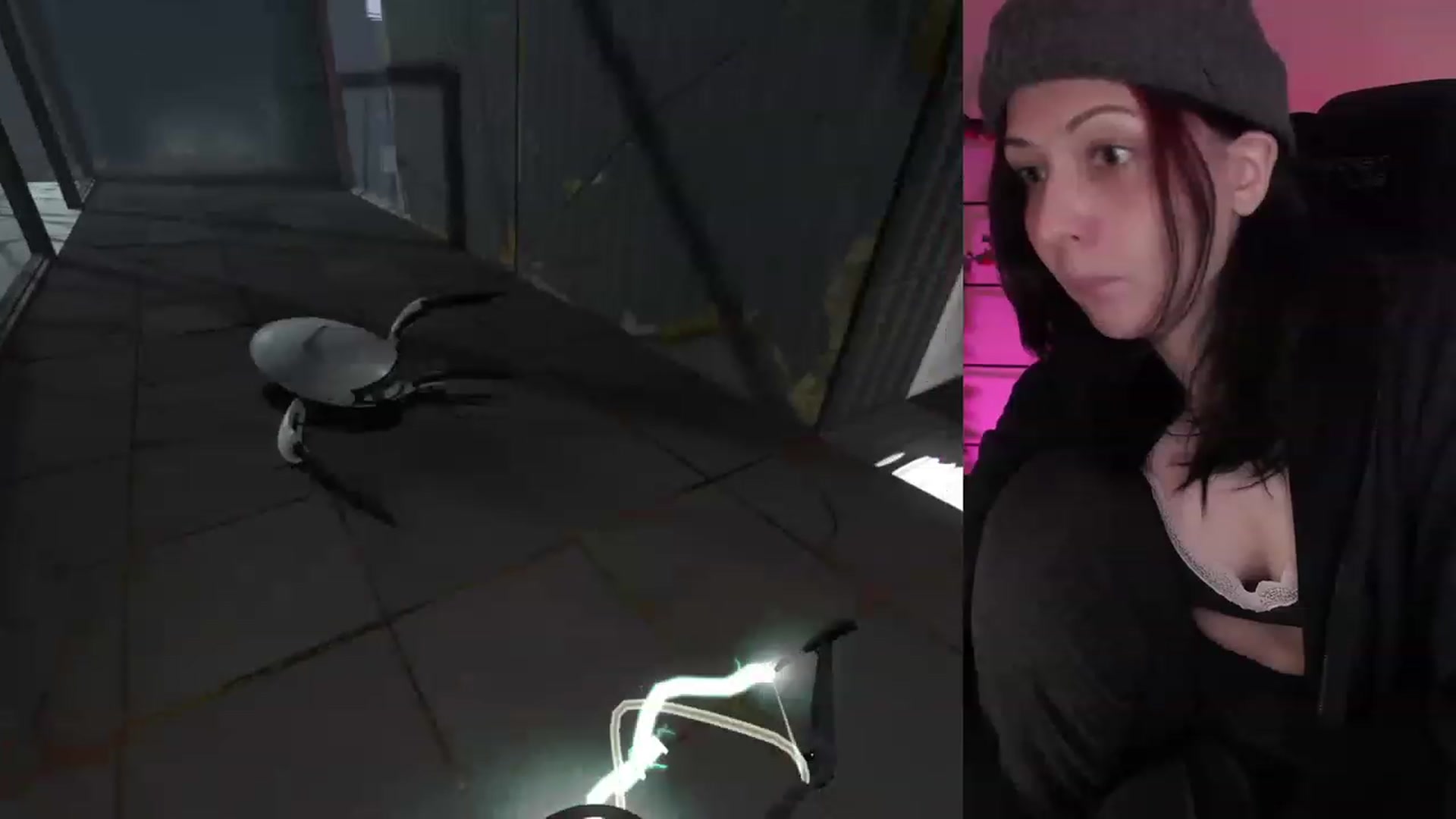 Gallery image thumbnail from RoomToAvoid's myfreecams stream on, 01/17/2023, 03:51 image 2 of 20