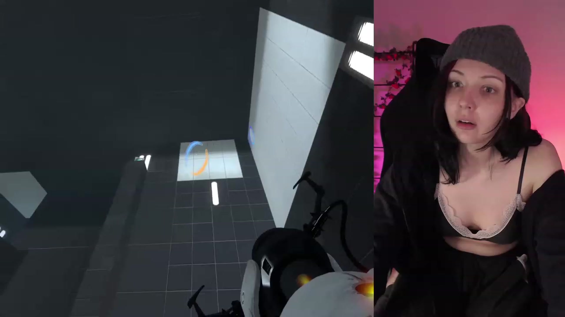 Gallery image thumbnail from RoomToAvoid's myfreecams stream on, 01/17/2023, 03:51 image 15 of 20