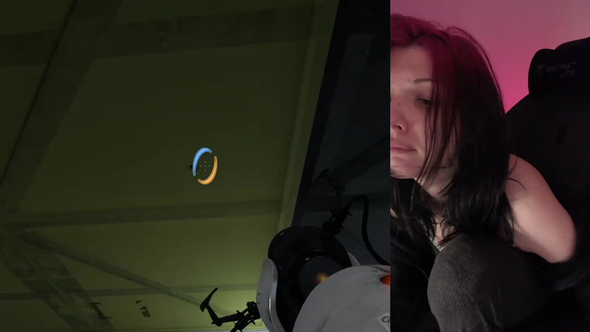 Gallery image thumbnail from RoomToAvoid's myfreecams stream on, 01/17/2023, 04:51 image 11 of 20