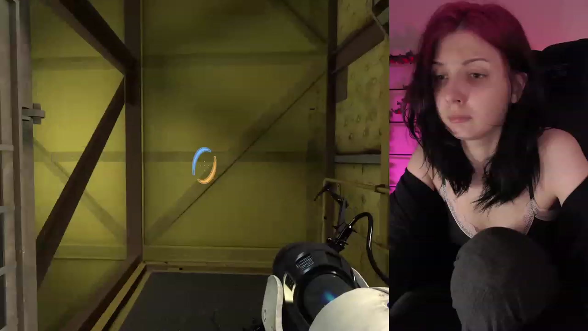 Gallery image thumbnail from RoomToAvoid's myfreecams stream on, 01/17/2023, 04:51 image 13 of 20