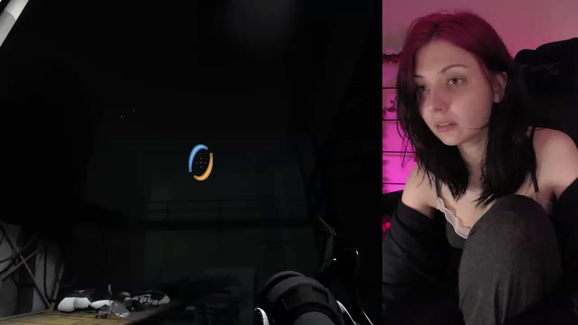 Gallery image thumbnail from RoomToAvoid's myfreecams stream on, 01/17/2023, 04:51 image 14 of 20