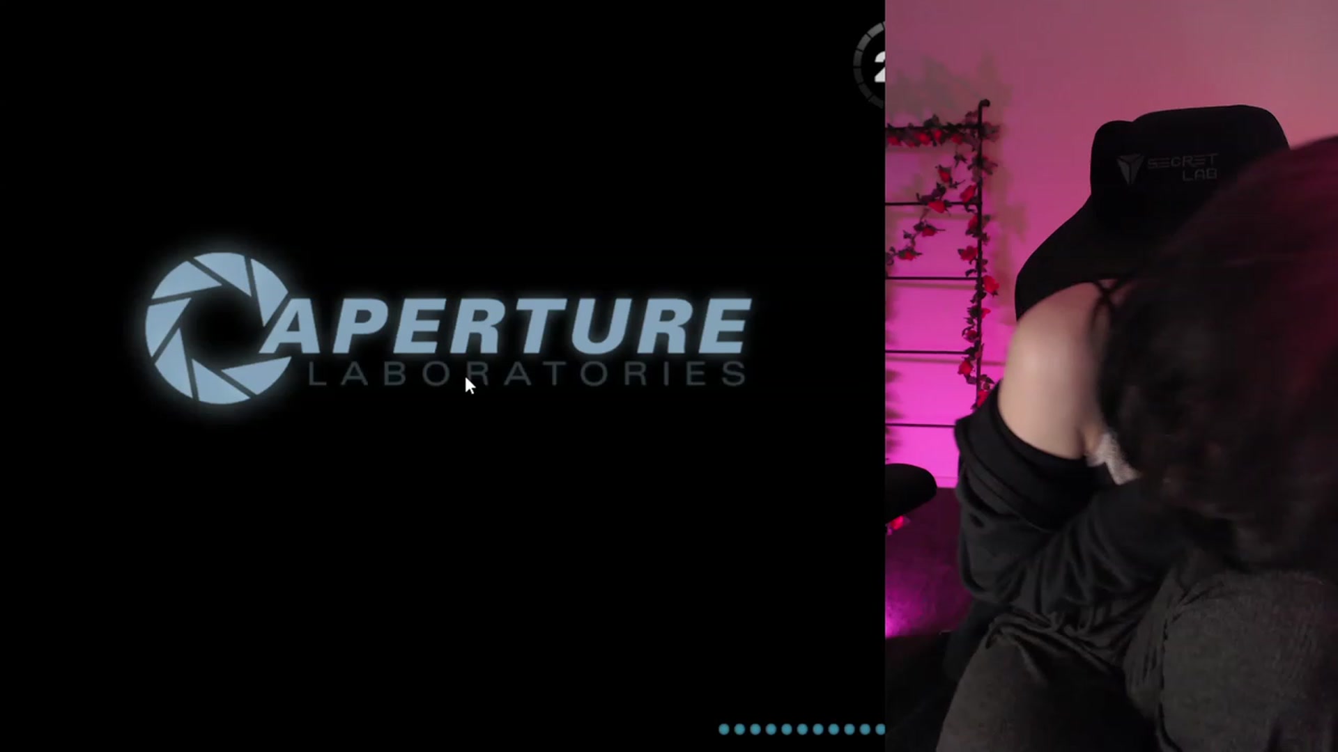 Gallery image thumbnail from RoomToAvoid's myfreecams stream on, 01/17/2023, 04:51 image 12 of 20