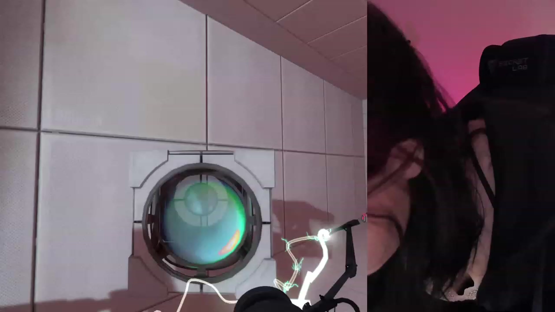 Gallery image thumbnail from RoomToAvoid's myfreecams stream on, 01/17/2023, 04:51 image 1 of 20