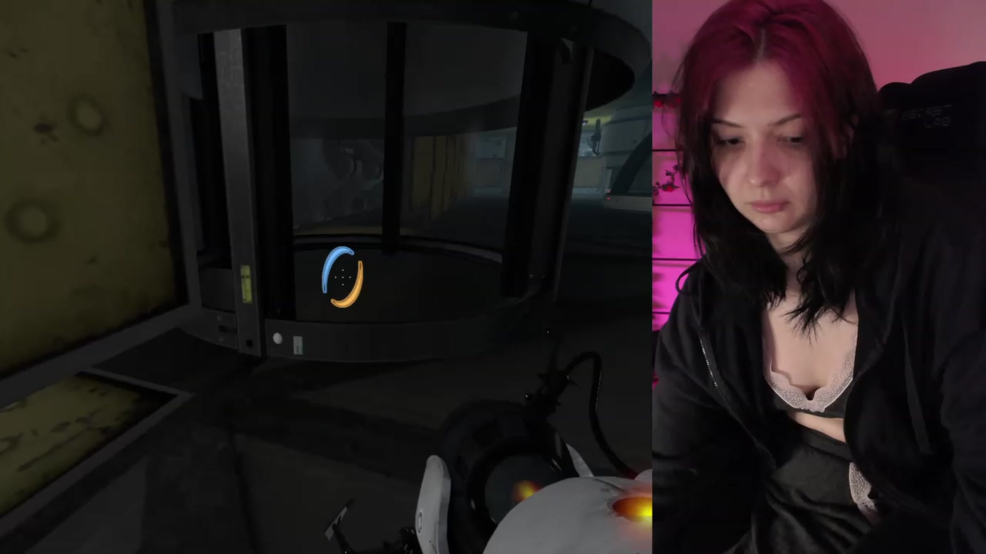 Gallery image thumbnail from RoomToAvoid's myfreecams stream on, 01/17/2023, 04:51 image 10 of 20