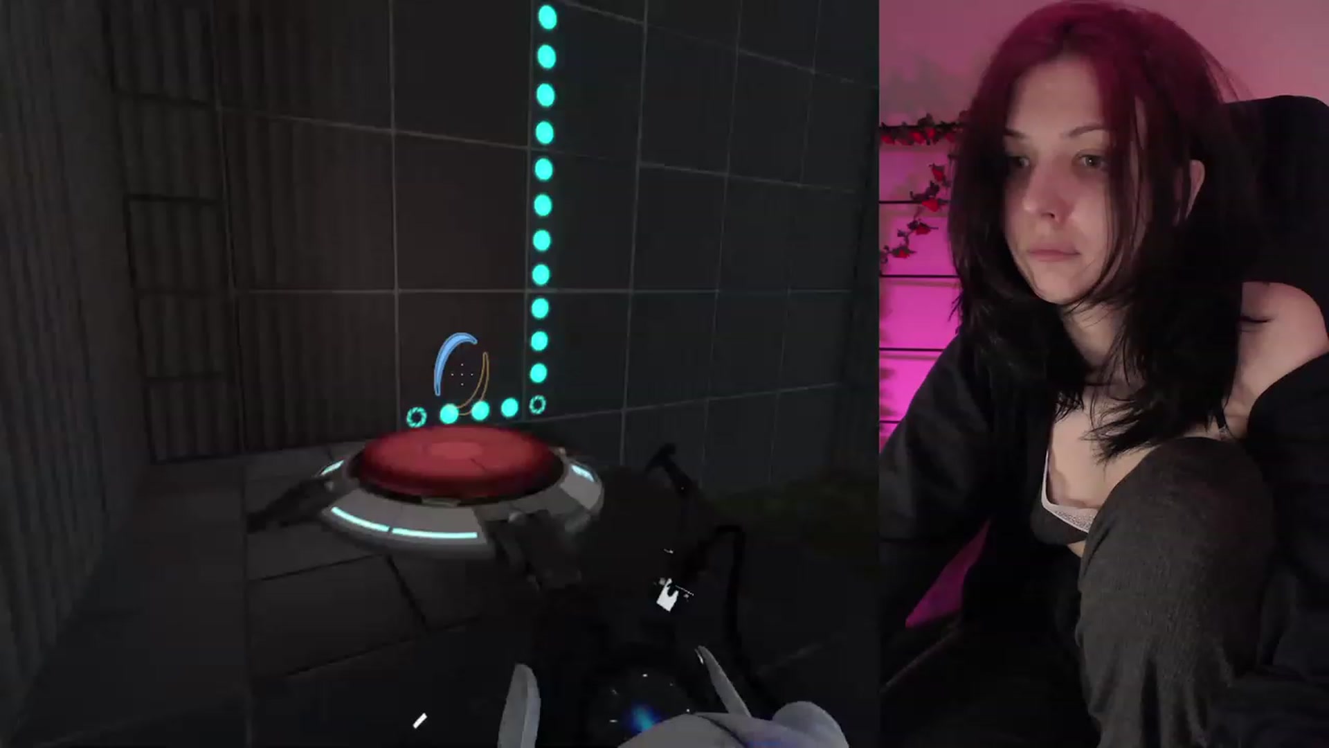Gallery image thumbnail from RoomToAvoid's myfreecams stream on, 01/17/2023, 04:51 image 2 of 20