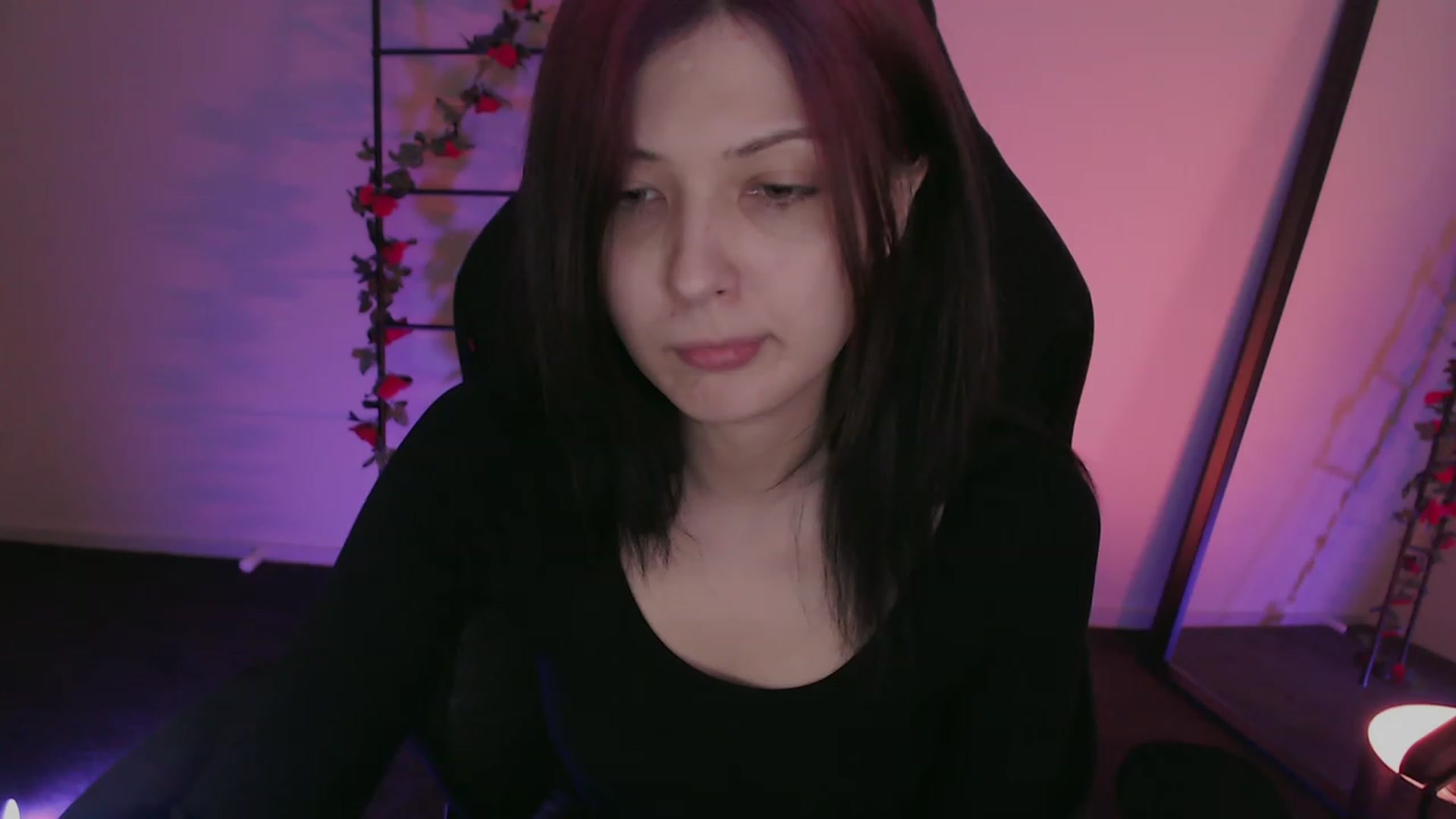 Gallery image thumbnail from RoomToAvoid's myfreecams stream on, 01/21/2023, 01:40 image 18 of 20