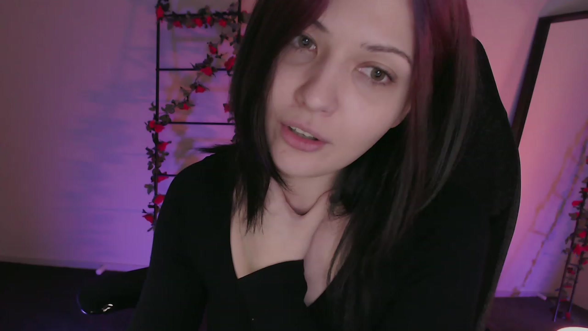 Gallery image thumbnail from RoomToAvoid's myfreecams stream on, 01/21/2023, 01:40 image 5 of 20