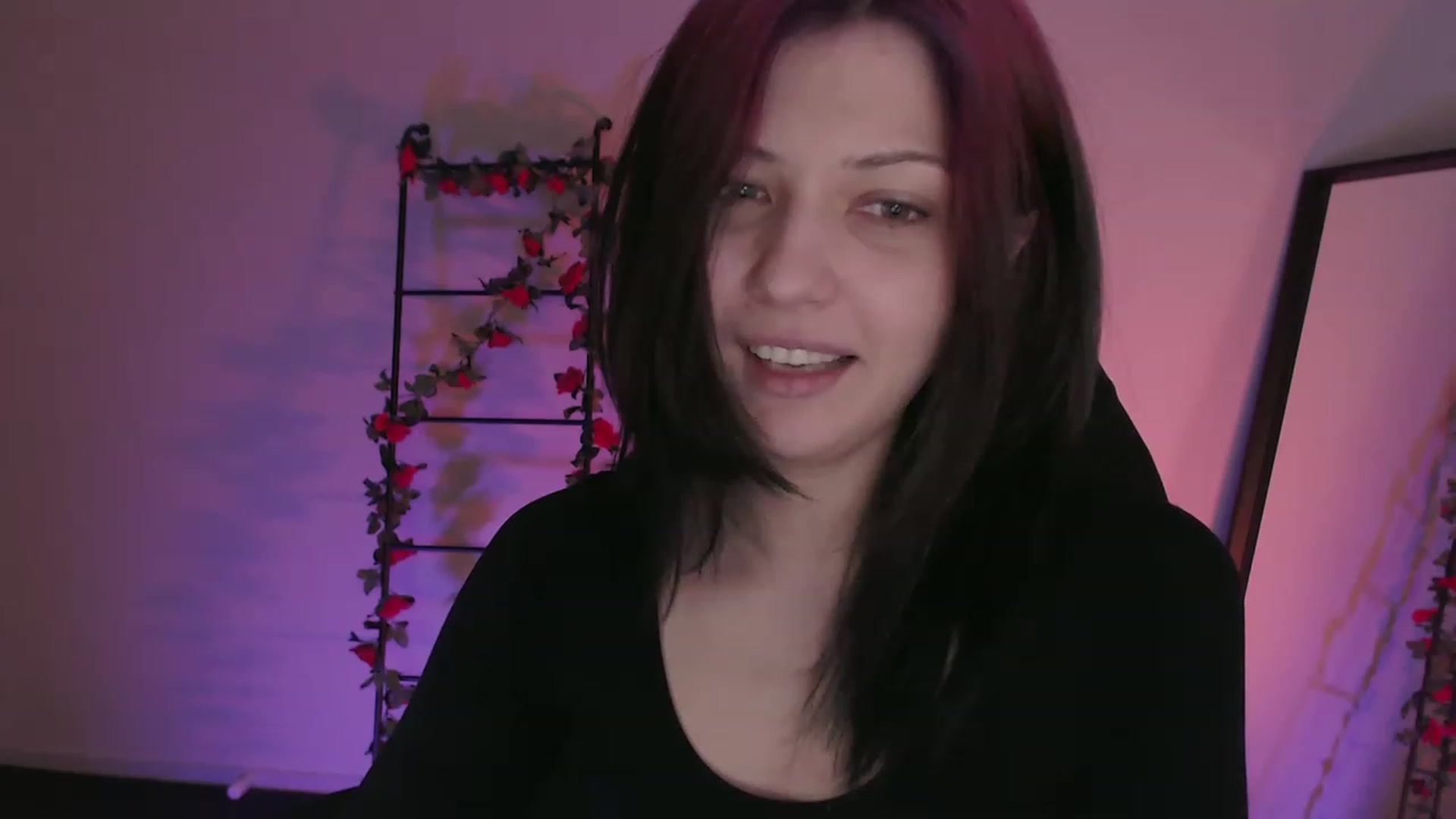 Gallery image thumbnail from RoomToAvoid's myfreecams stream on, 01/21/2023, 01:40 image 9 of 20