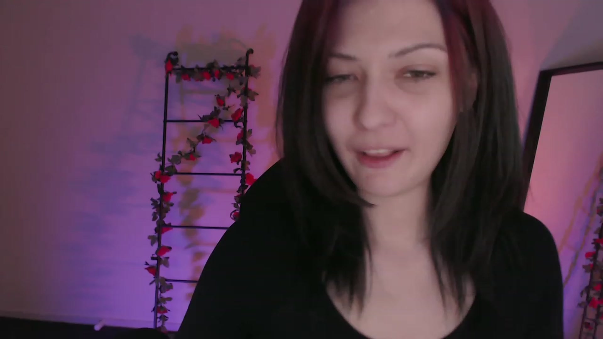 Gallery image thumbnail from RoomToAvoid's myfreecams stream on, 01/21/2023, 01:40 image 16 of 20