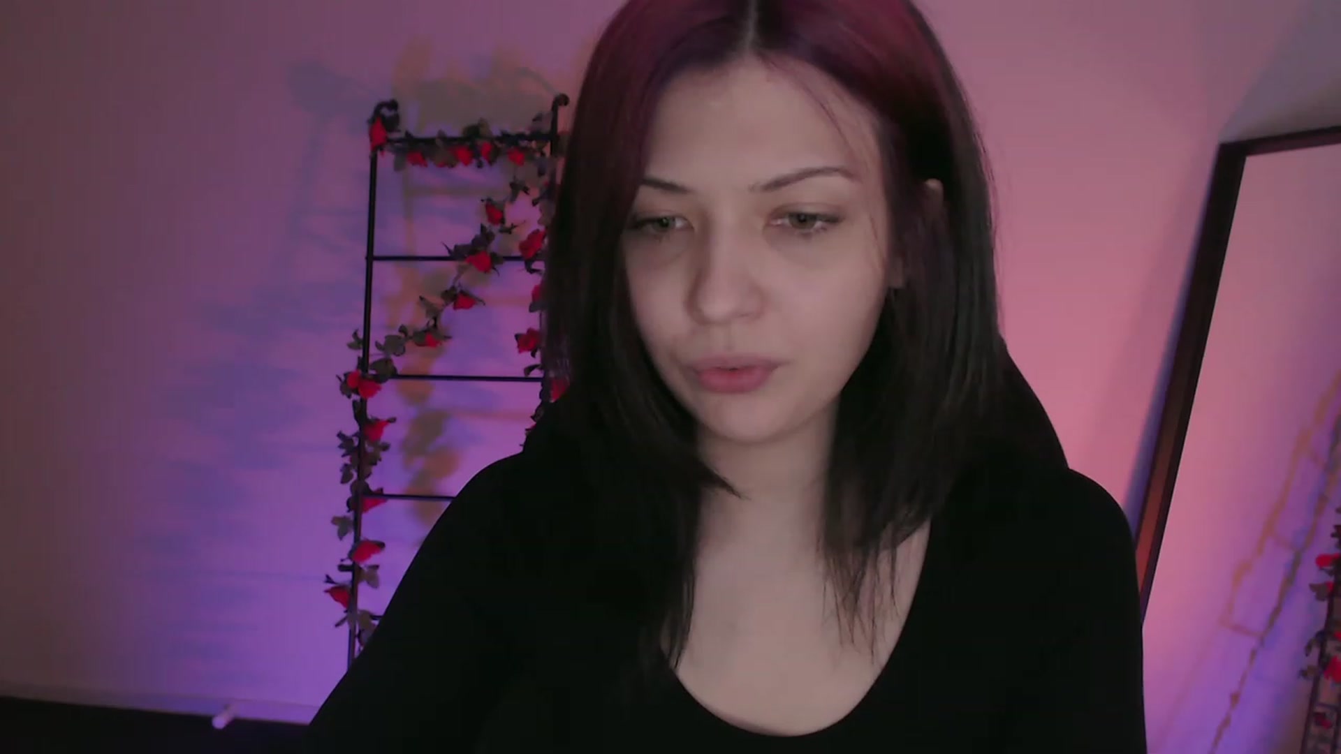 Gallery image thumbnail from RoomToAvoid's myfreecams stream on, 01/21/2023, 01:40 image 3 of 20