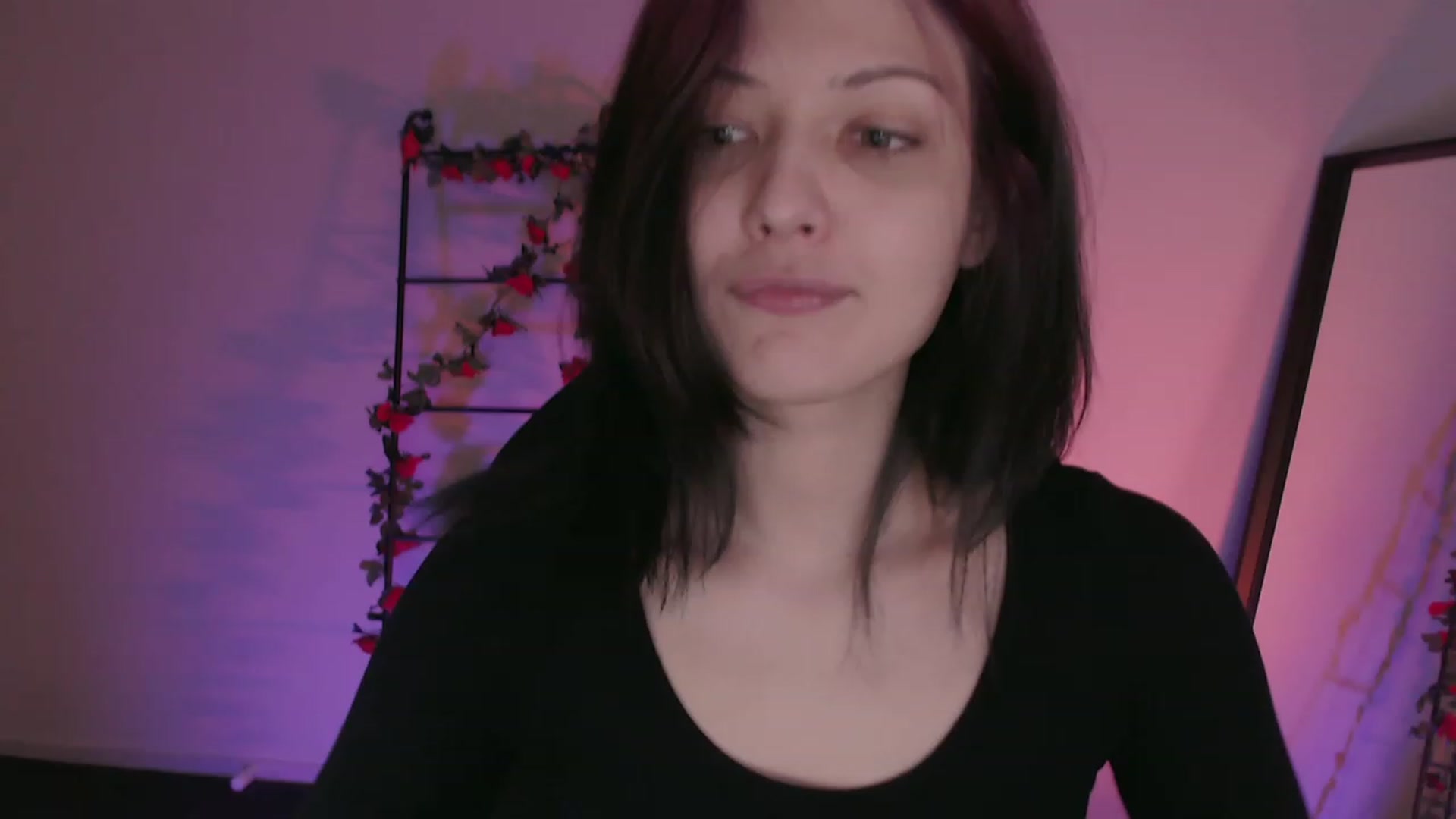 Gallery image thumbnail from RoomToAvoid's myfreecams stream on, 01/21/2023, 01:40 image 2 of 20