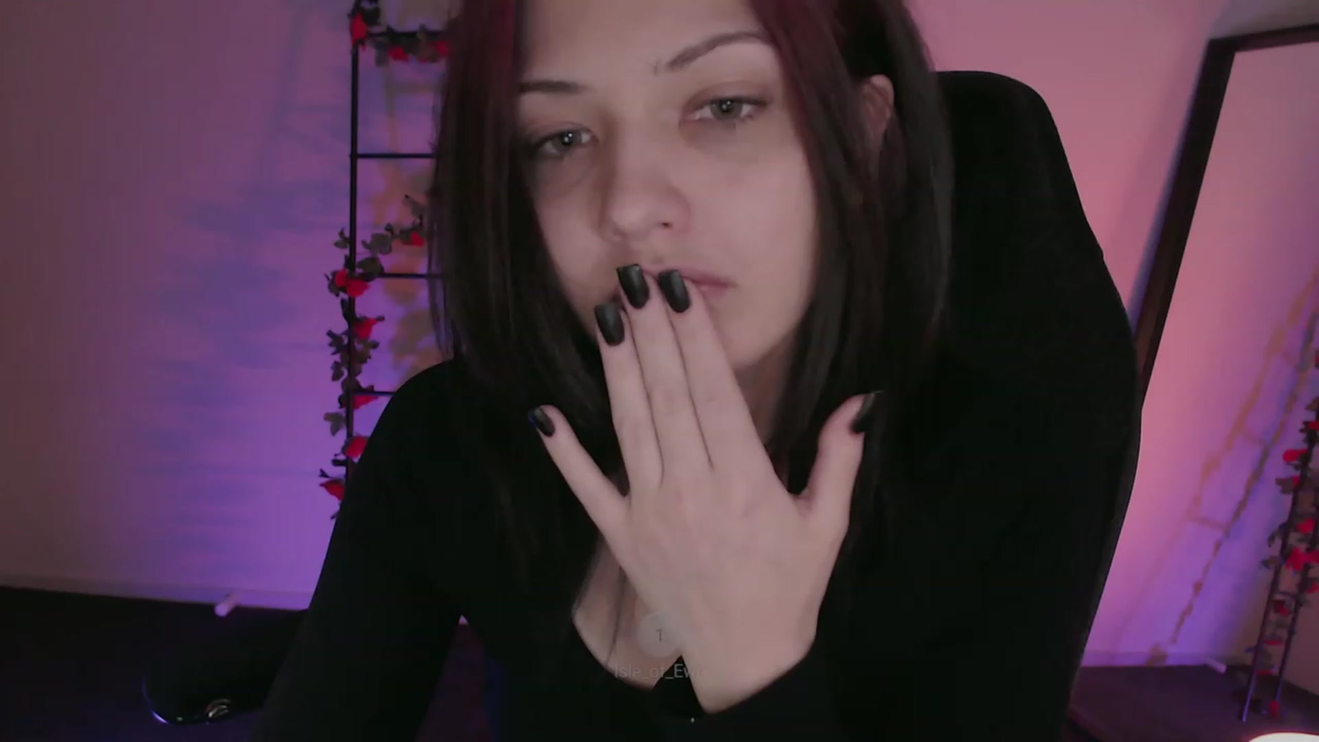 Gallery image thumbnail from RoomToAvoid's myfreecams stream on, 01/21/2023, 01:40 image 4 of 20
