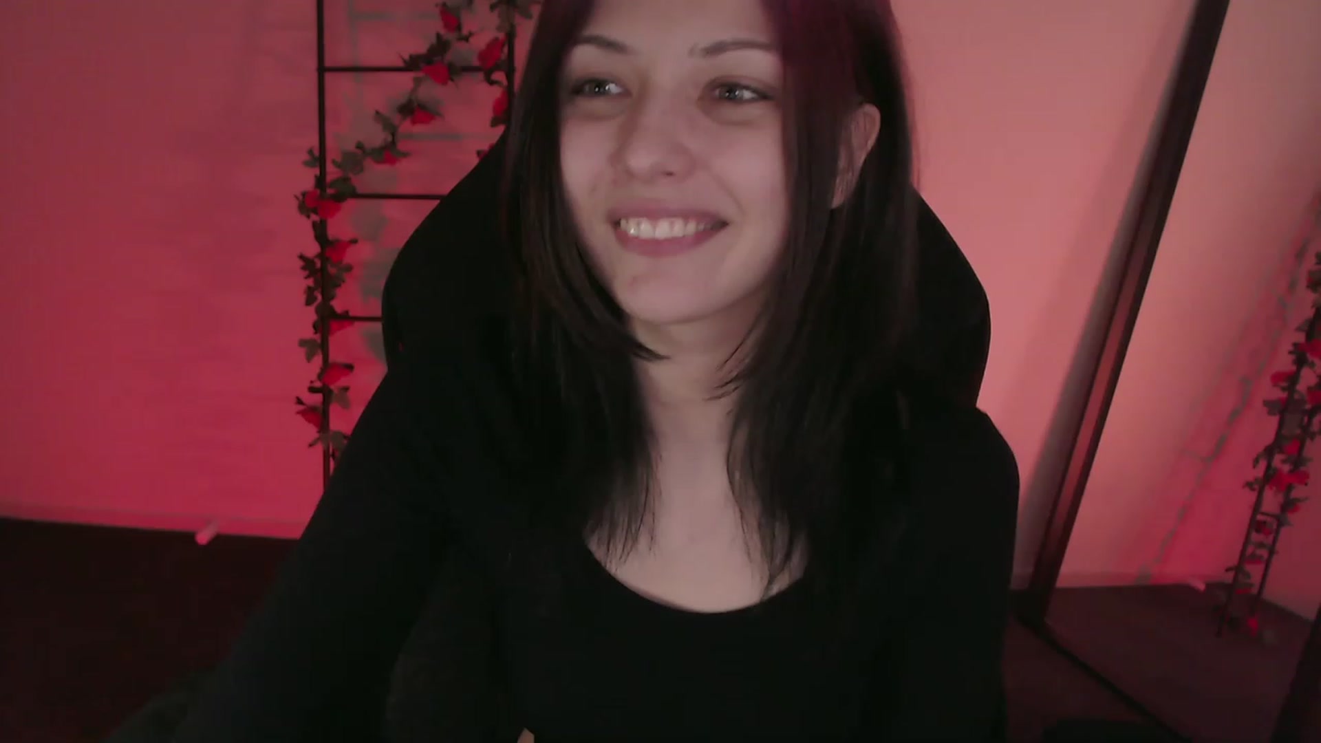 Gallery image thumbnail from RoomToAvoid's myfreecams stream on, 01/21/2023, 05:08 image 1 of 20