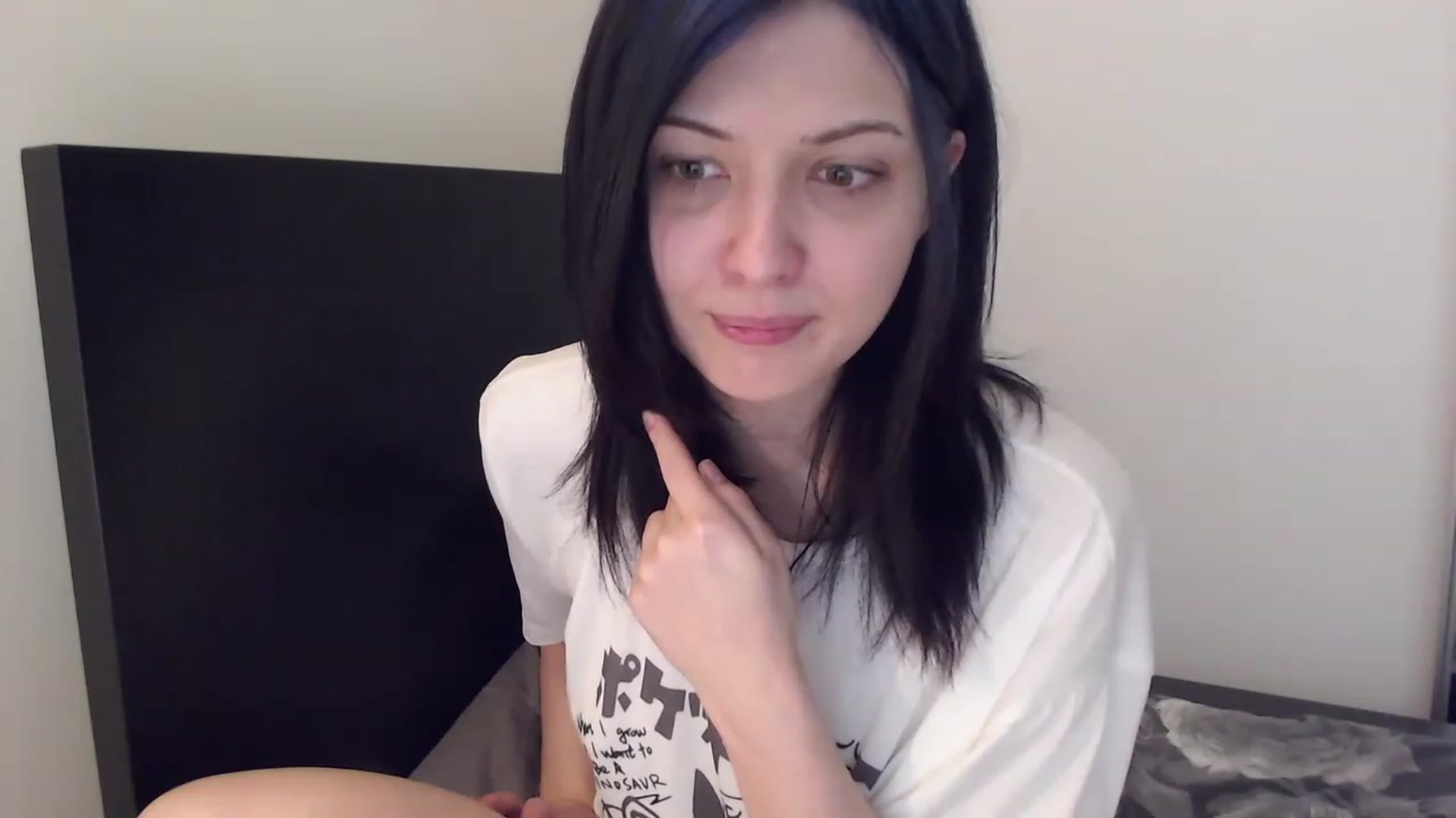 Gallery image thumbnail from RoomToAvoid's myfreecams stream on, 01/28/2023, 01:56 image 16 of 20