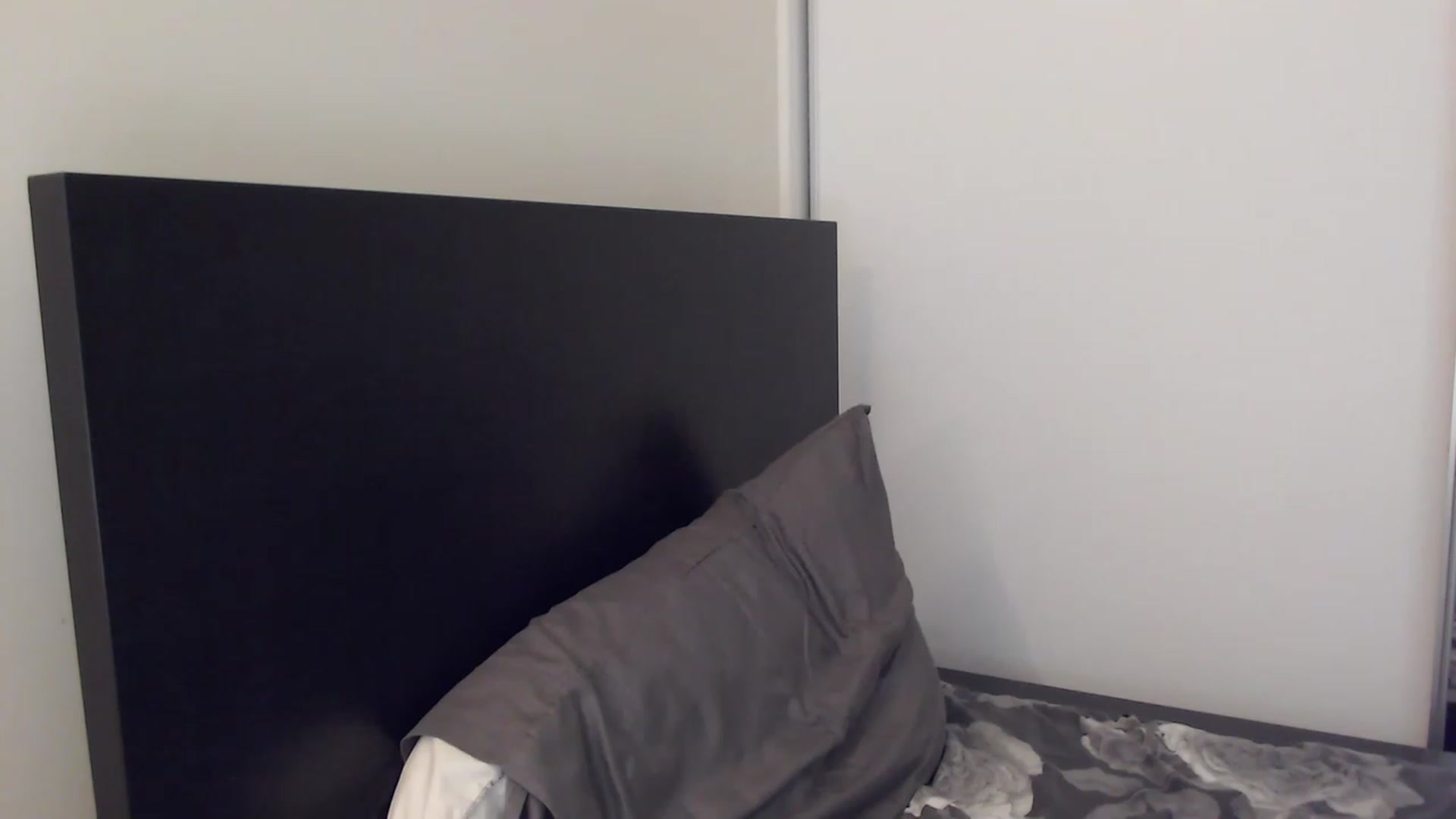 Gallery image thumbnail from RoomToAvoid's myfreecams stream on, 01/28/2023, 03:28 image 4 of 20