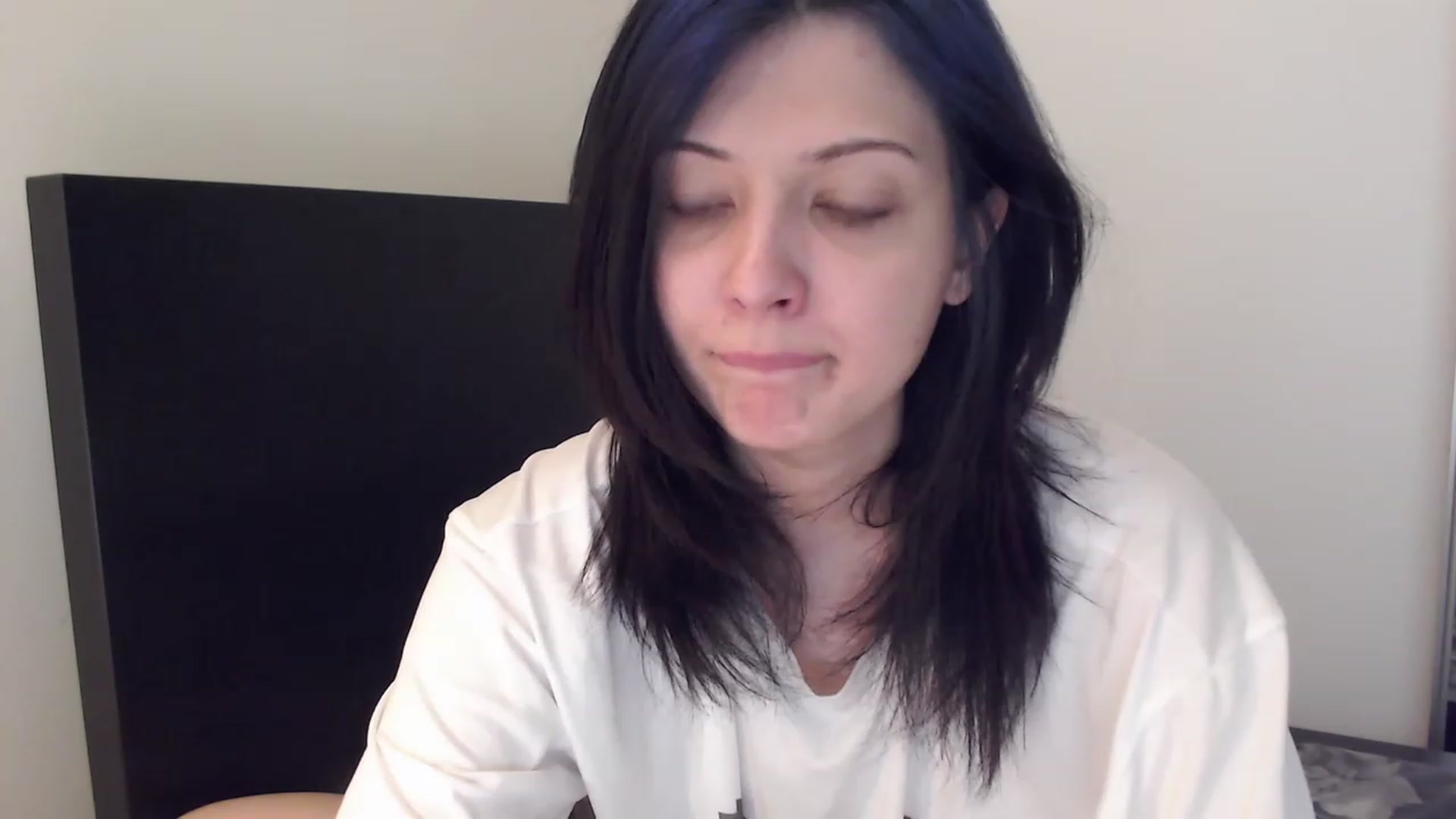 Gallery image thumbnail from RoomToAvoid's myfreecams stream on, 01/28/2023, 03:28 image 6 of 20