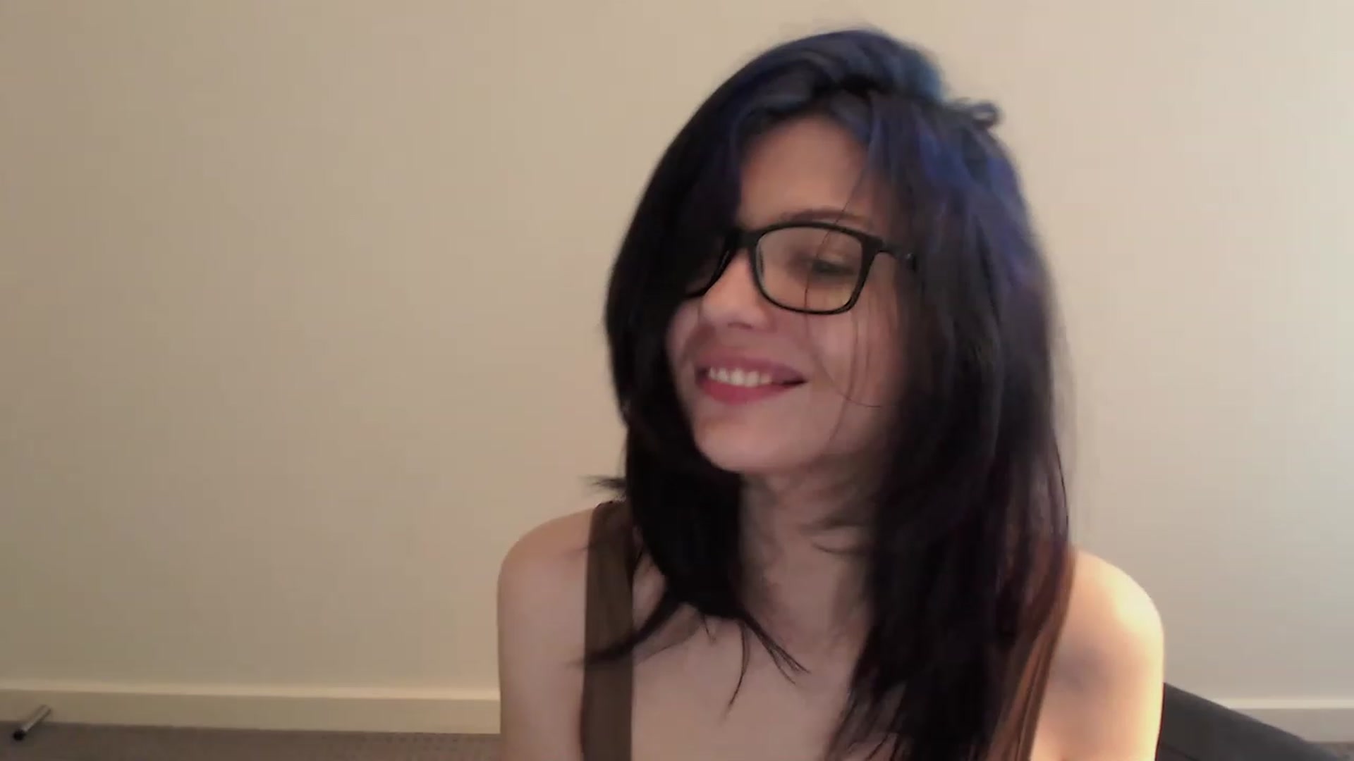 Gallery image thumbnail from RoomToAvoid's myfreecams stream on, 01/31/2023, 24:53 image 17 of 20