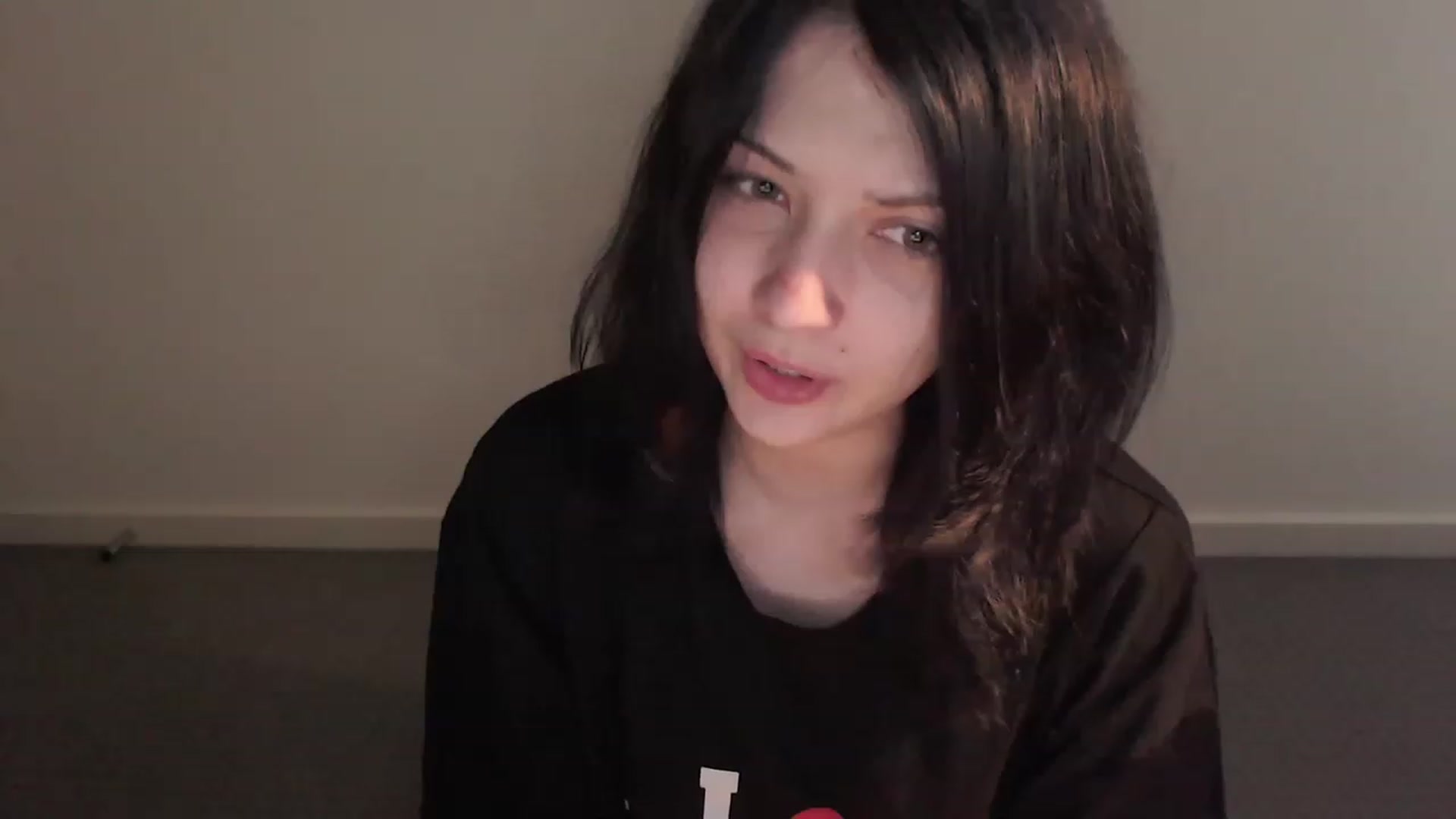 Gallery image thumbnail from RoomToAvoid's myfreecams stream on, 02/03/2023, 24:14 image 11 of 20