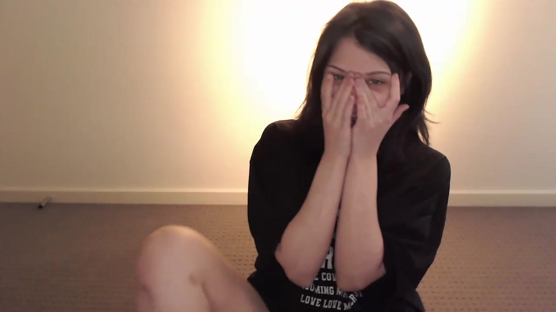 Gallery image thumbnail from RoomToAvoid's myfreecams stream on, 02/03/2023, 02:36 image 6 of 20