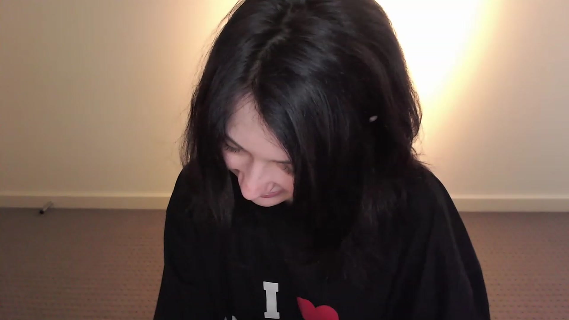 Gallery image thumbnail from RoomToAvoid's myfreecams stream on, 02/03/2023, 02:36 image 4 of 20
