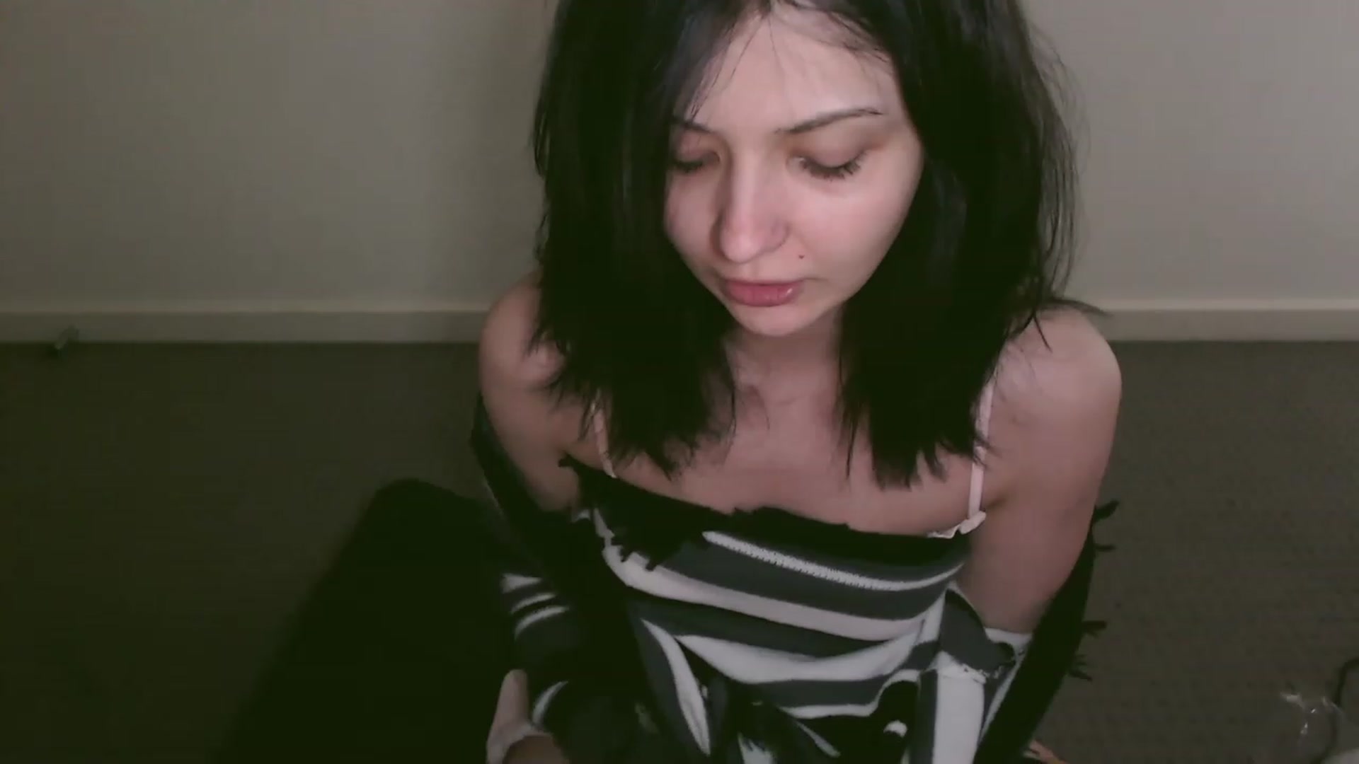 Gallery image thumbnail from RoomToAvoid's myfreecams stream on, 02/03/2023, 06:07 image 9 of 20