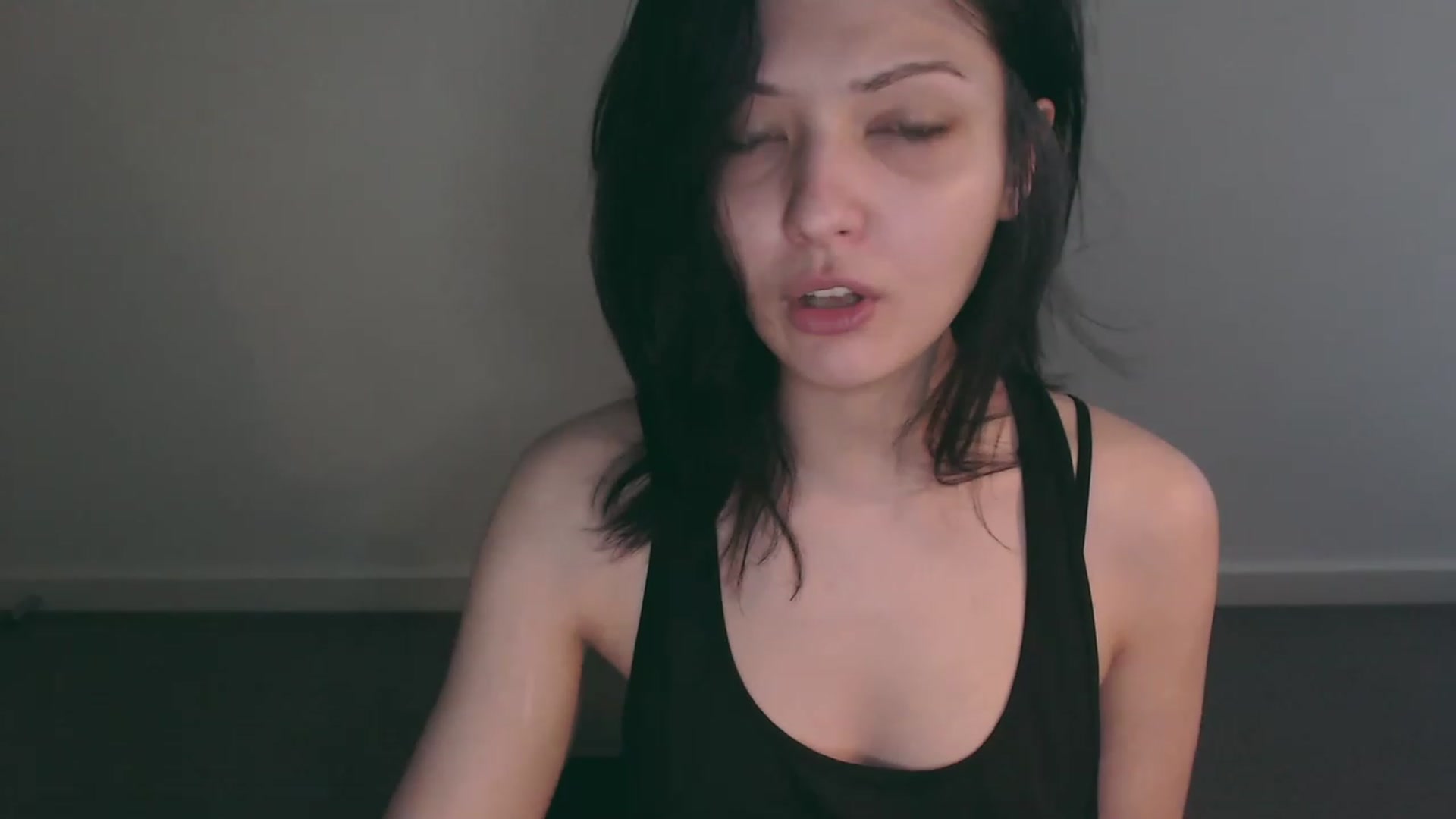 Gallery image thumbnail from RoomToAvoid's myfreecams stream on, 02/05/2023, 03:58 image 13 of 20