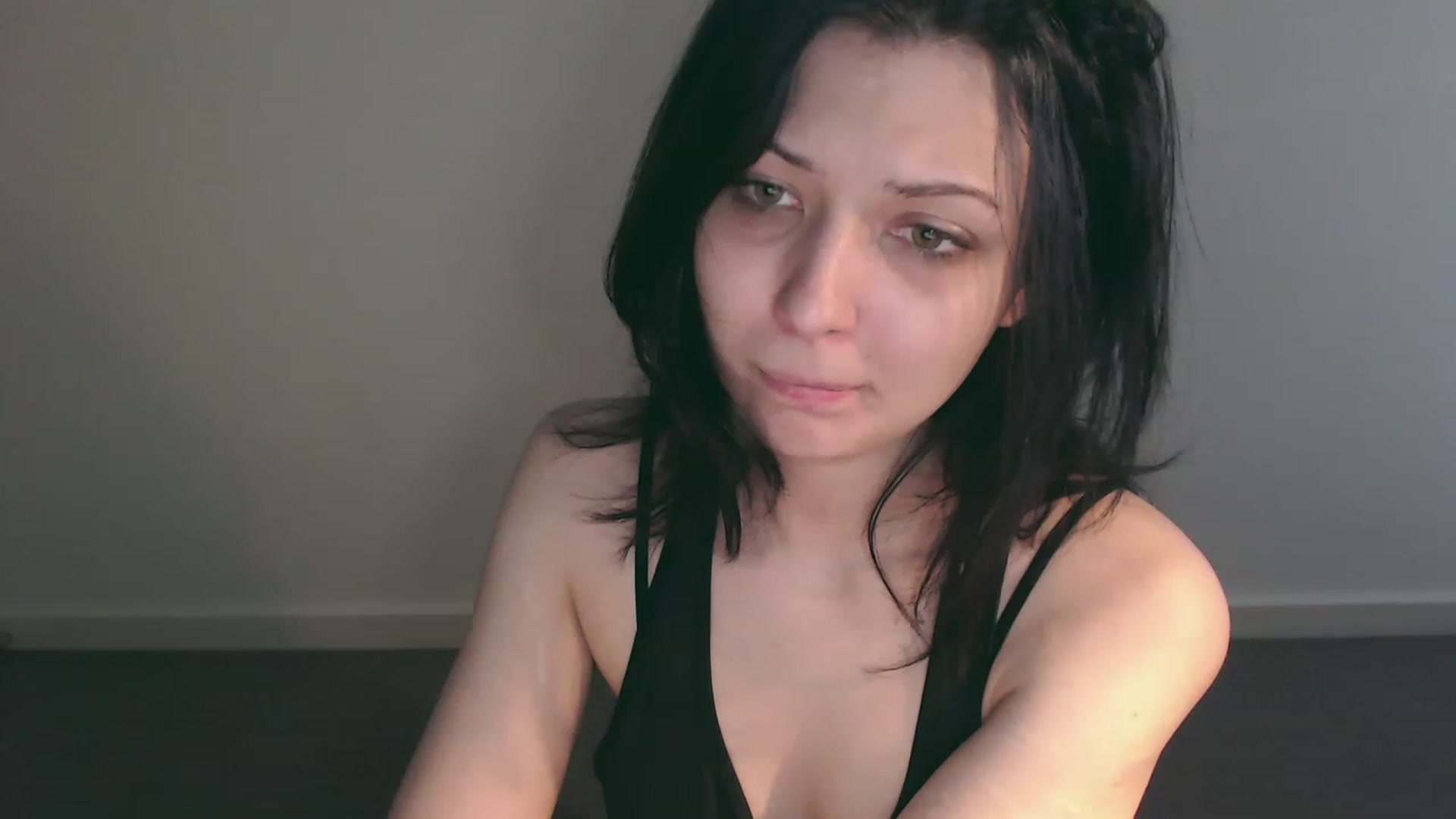 Gallery image thumbnail from RoomToAvoid's myfreecams stream on, 02/05/2023, 03:58 image 9 of 20