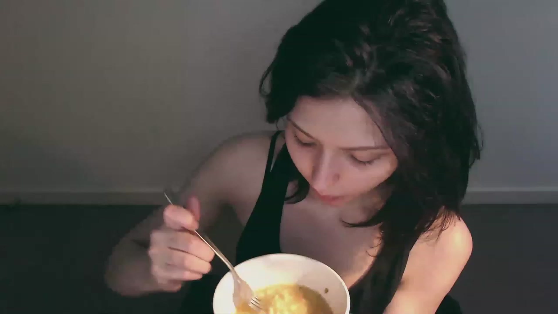 Gallery image thumbnail from RoomToAvoid's myfreecams stream on, 02/05/2023, 03:58 image 20 of 20